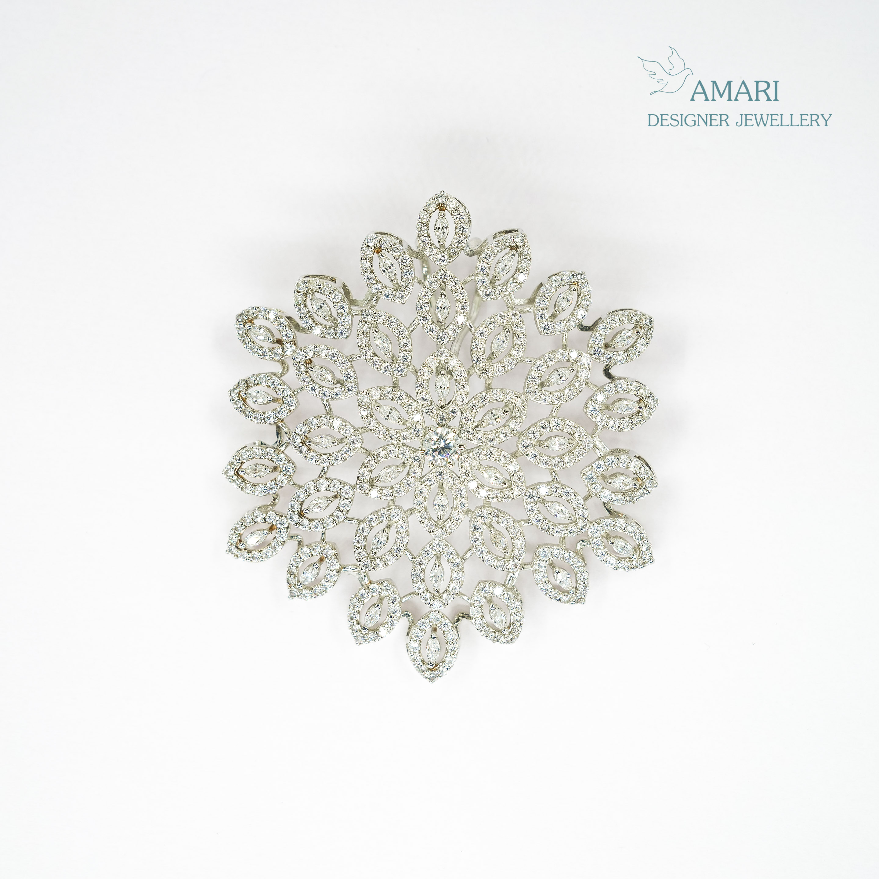 Classic Sunflake Pendant -