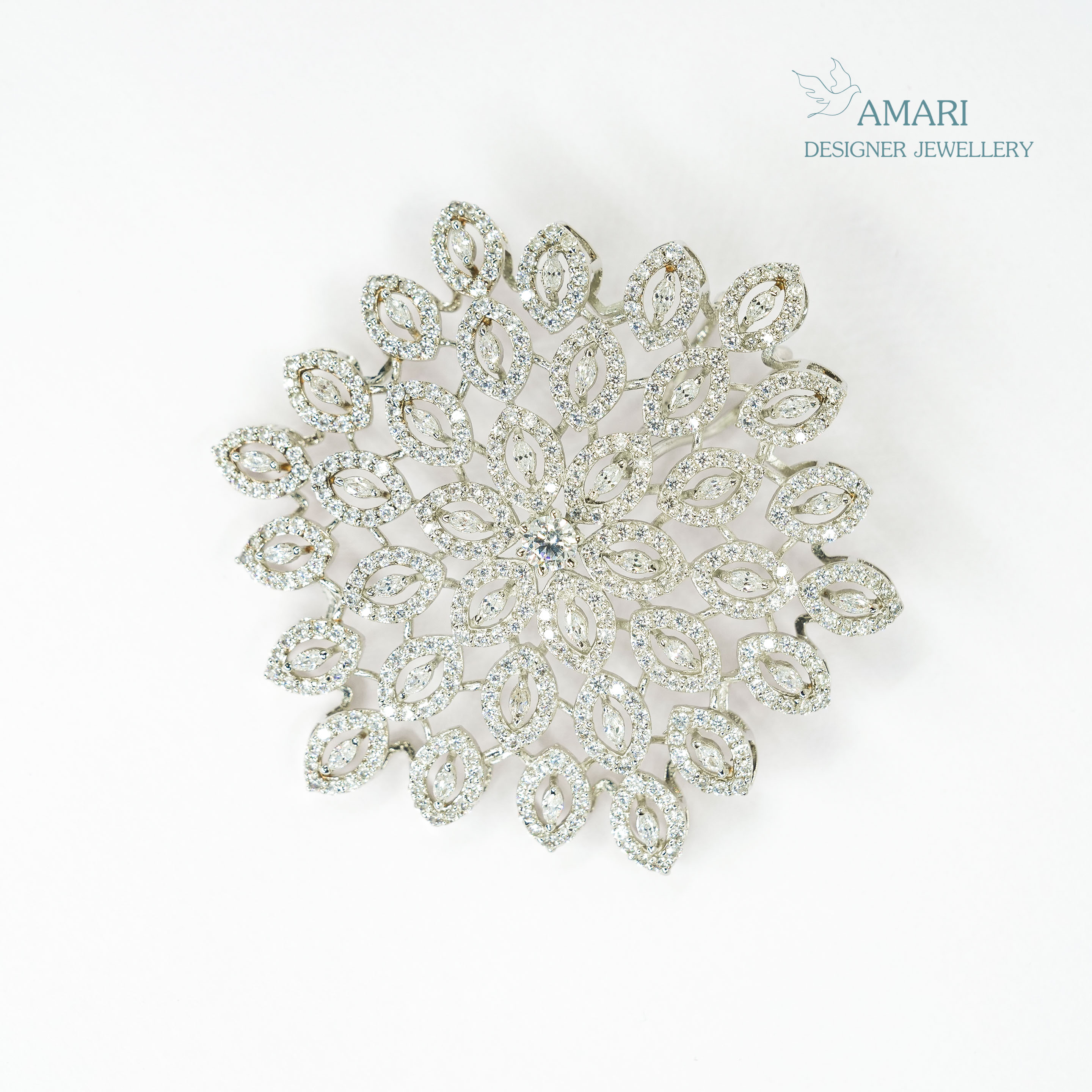 Classic Sunflake Pendant -