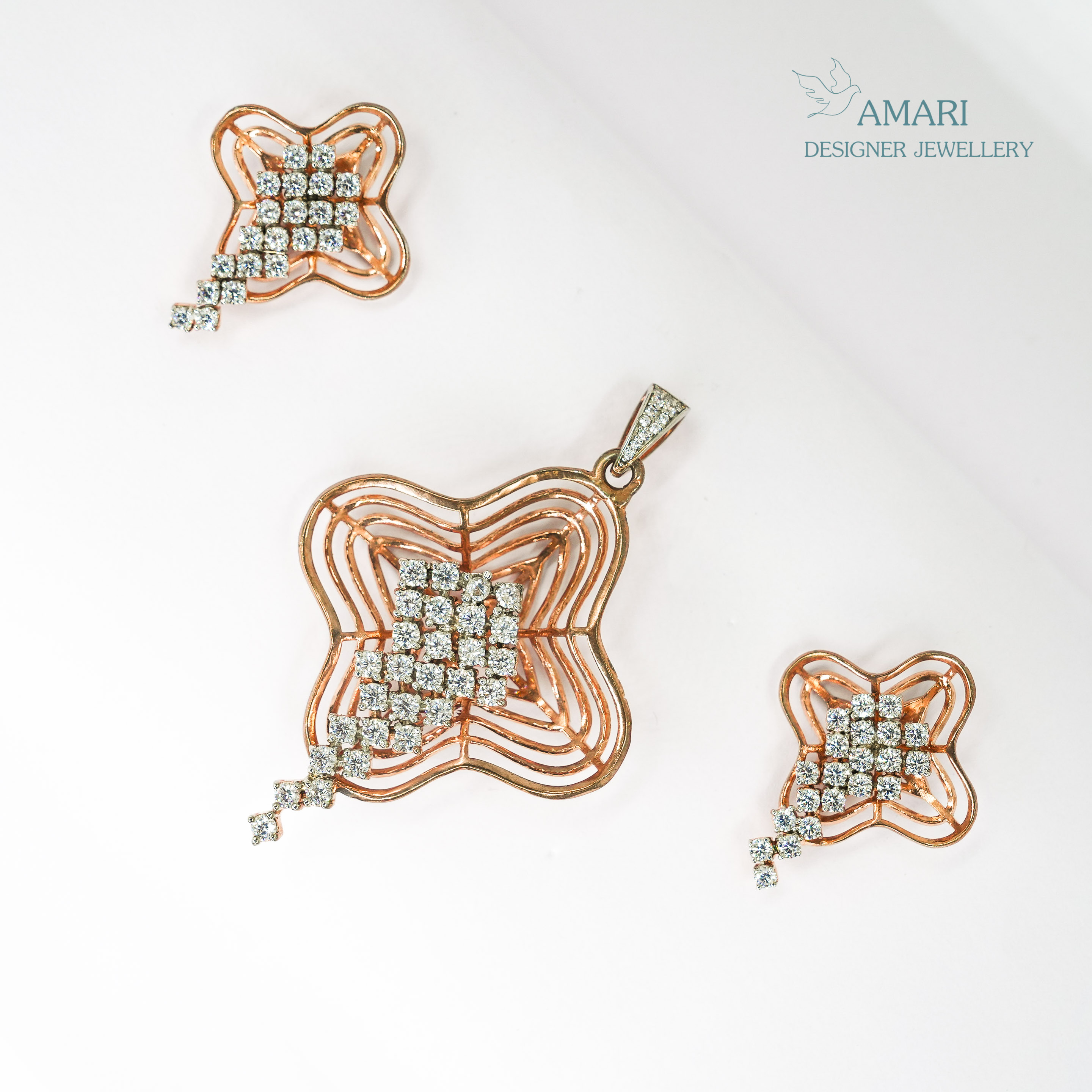 Desirable Pendant Set -