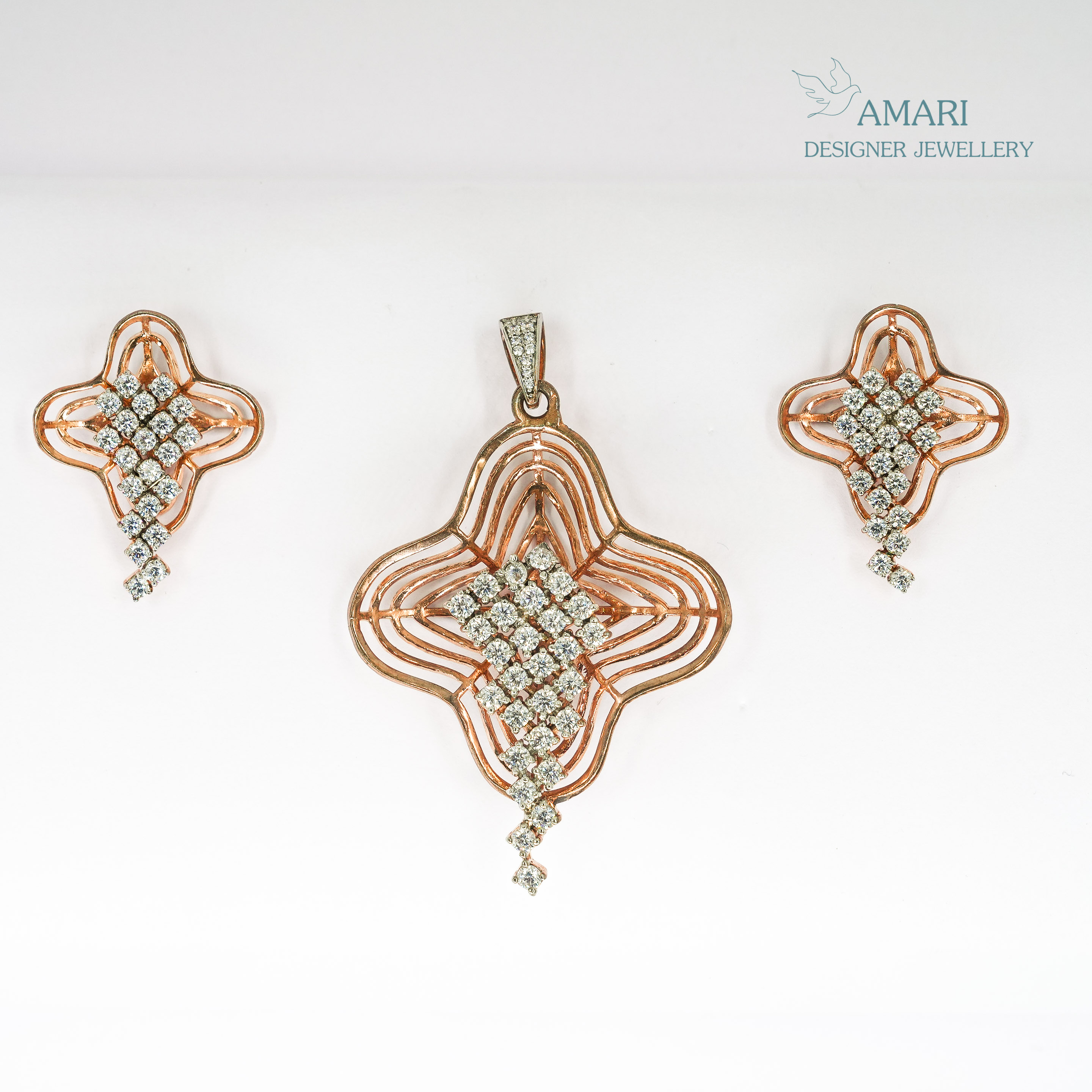Desirable Pendant Set -