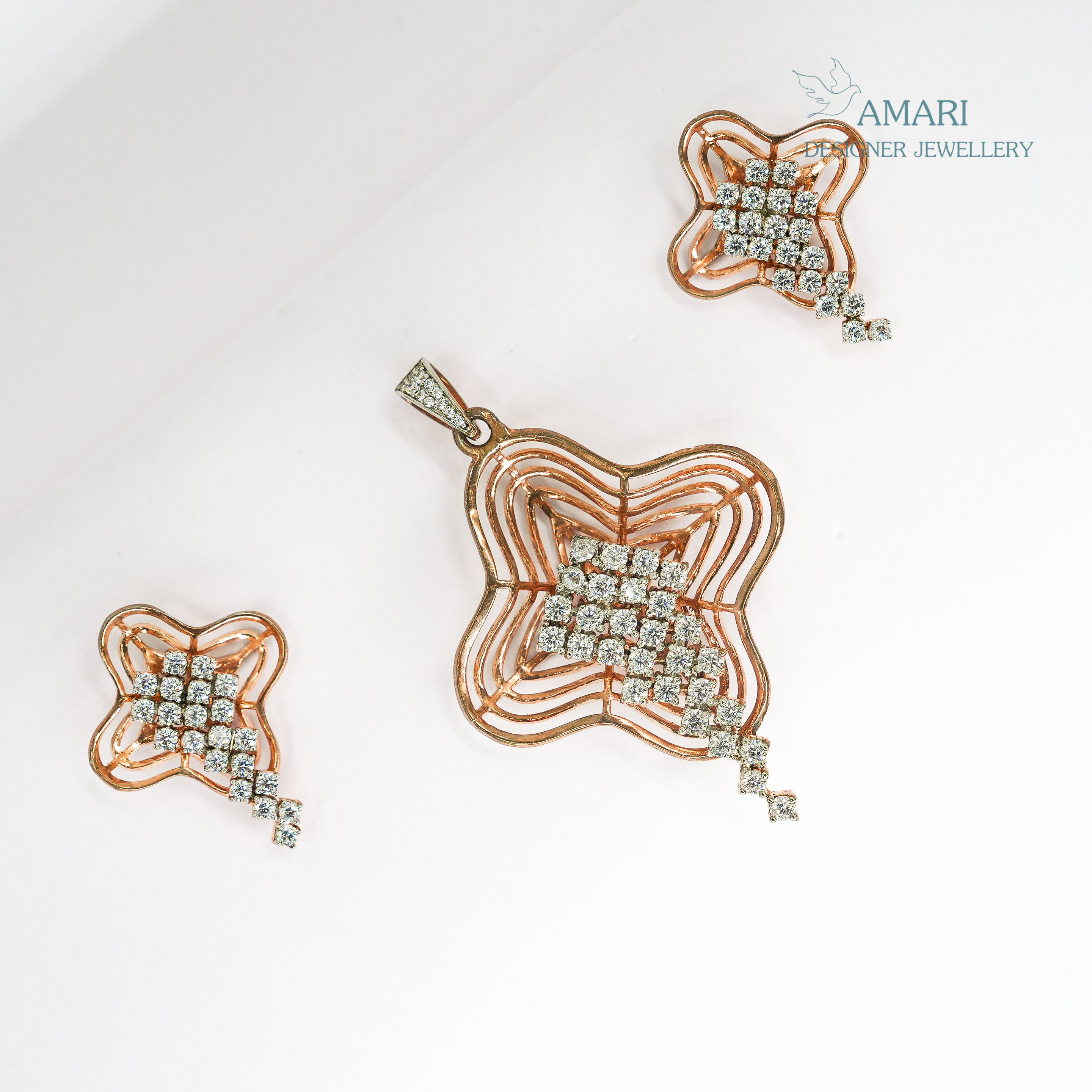 Desirable Pendant Set -
