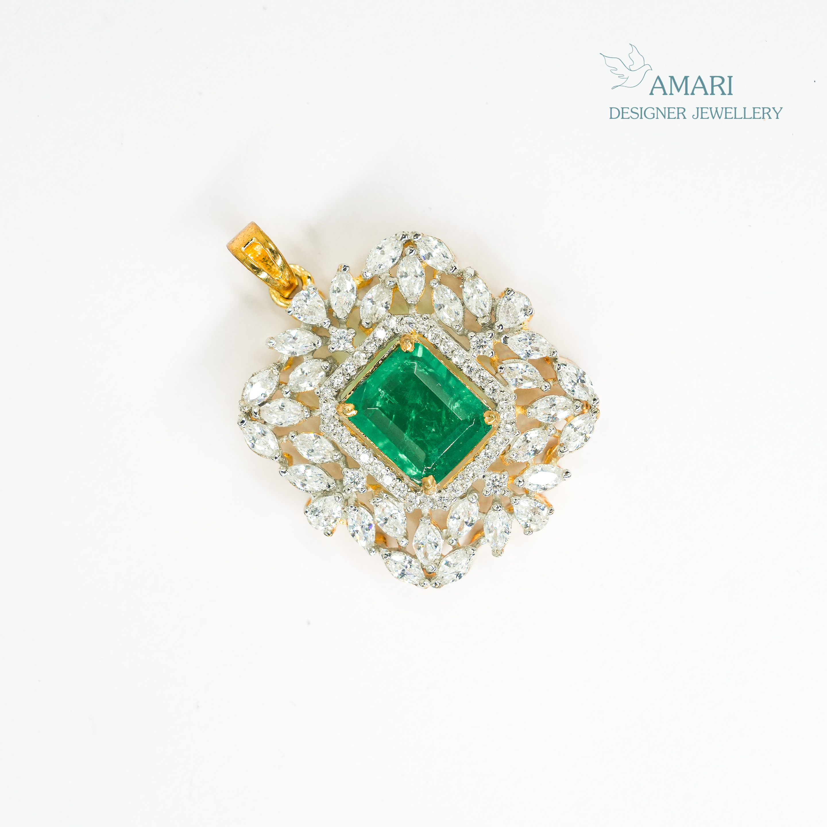 Beautiful Green And White Stone Pendent -