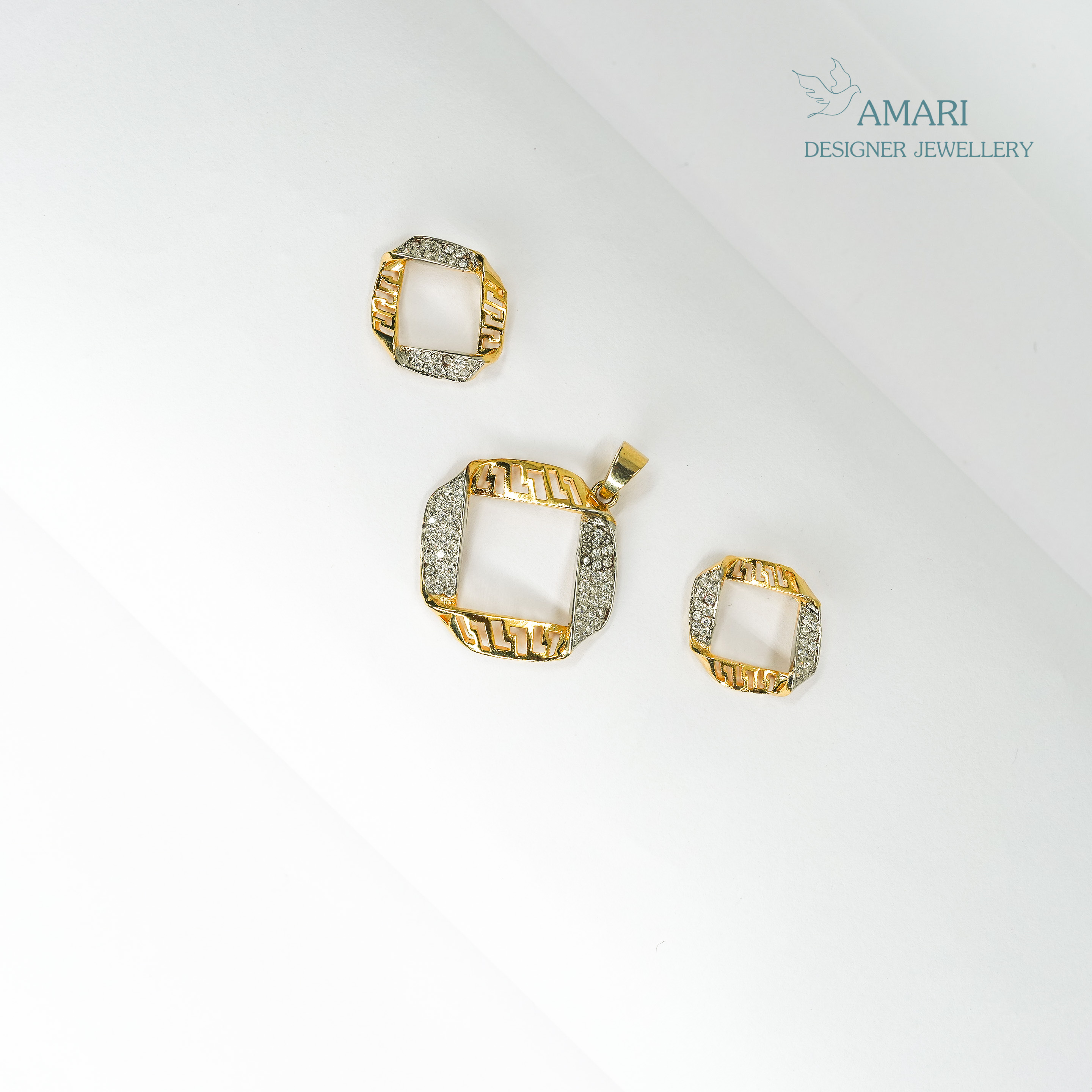 Beautiful Contemporary Pendant Set -