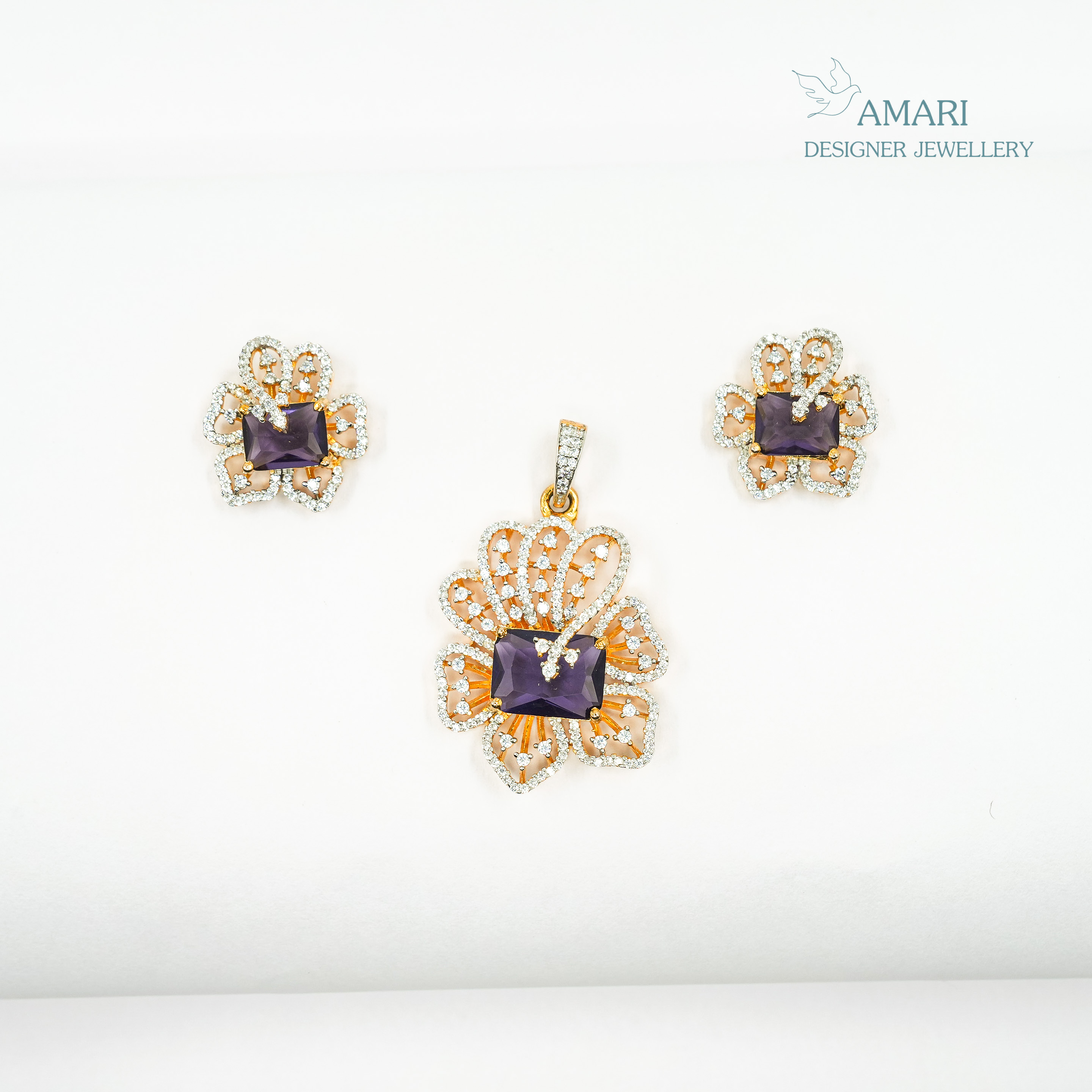 Dazzling Radiance Pendant Set -