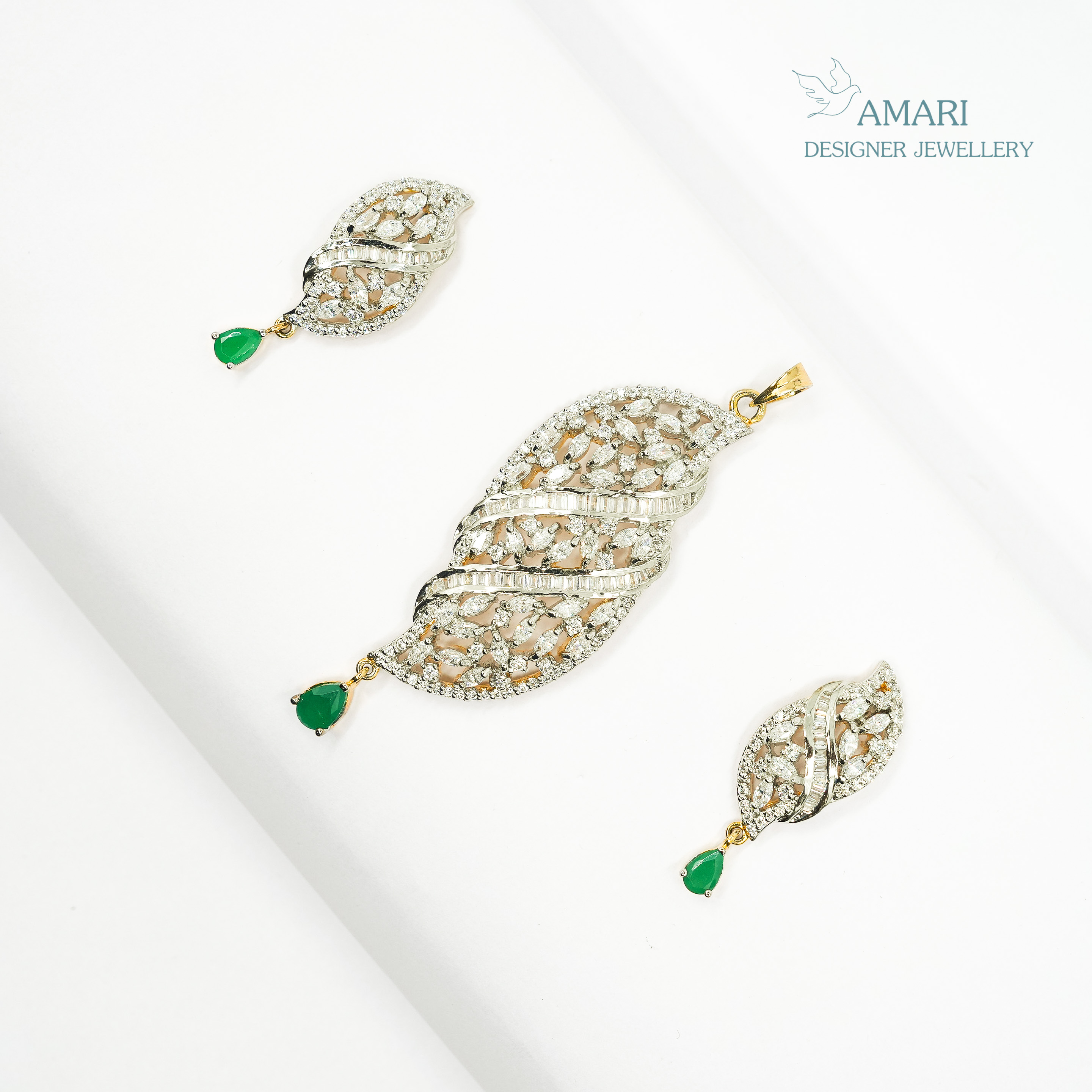 Classic Floral Pendant Set