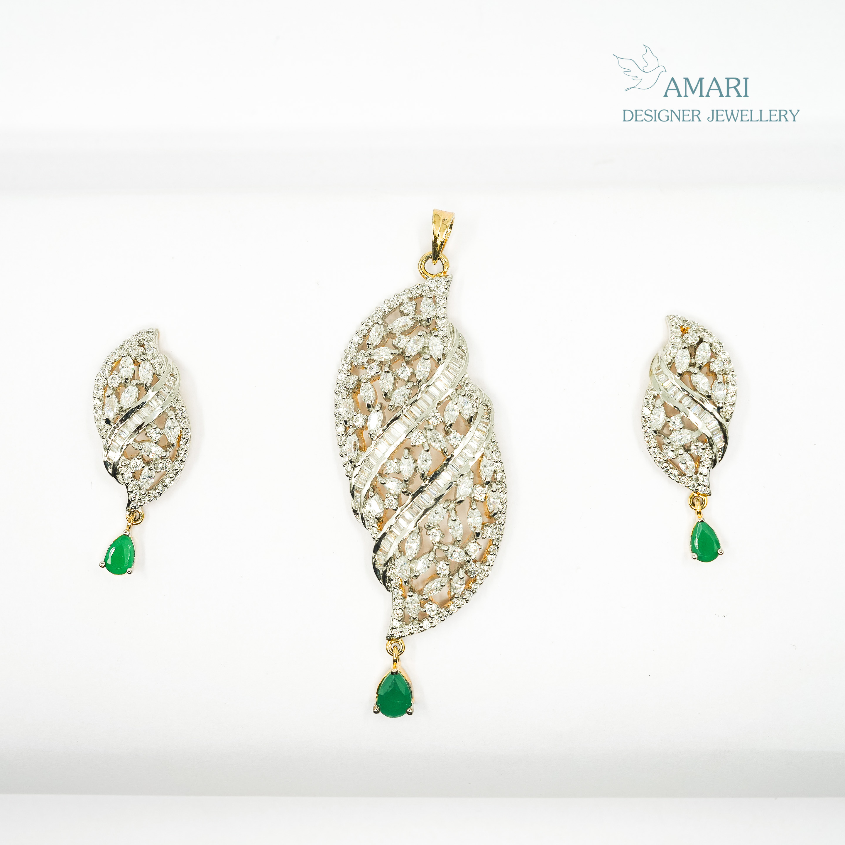 Classic Floral Pendant Set -