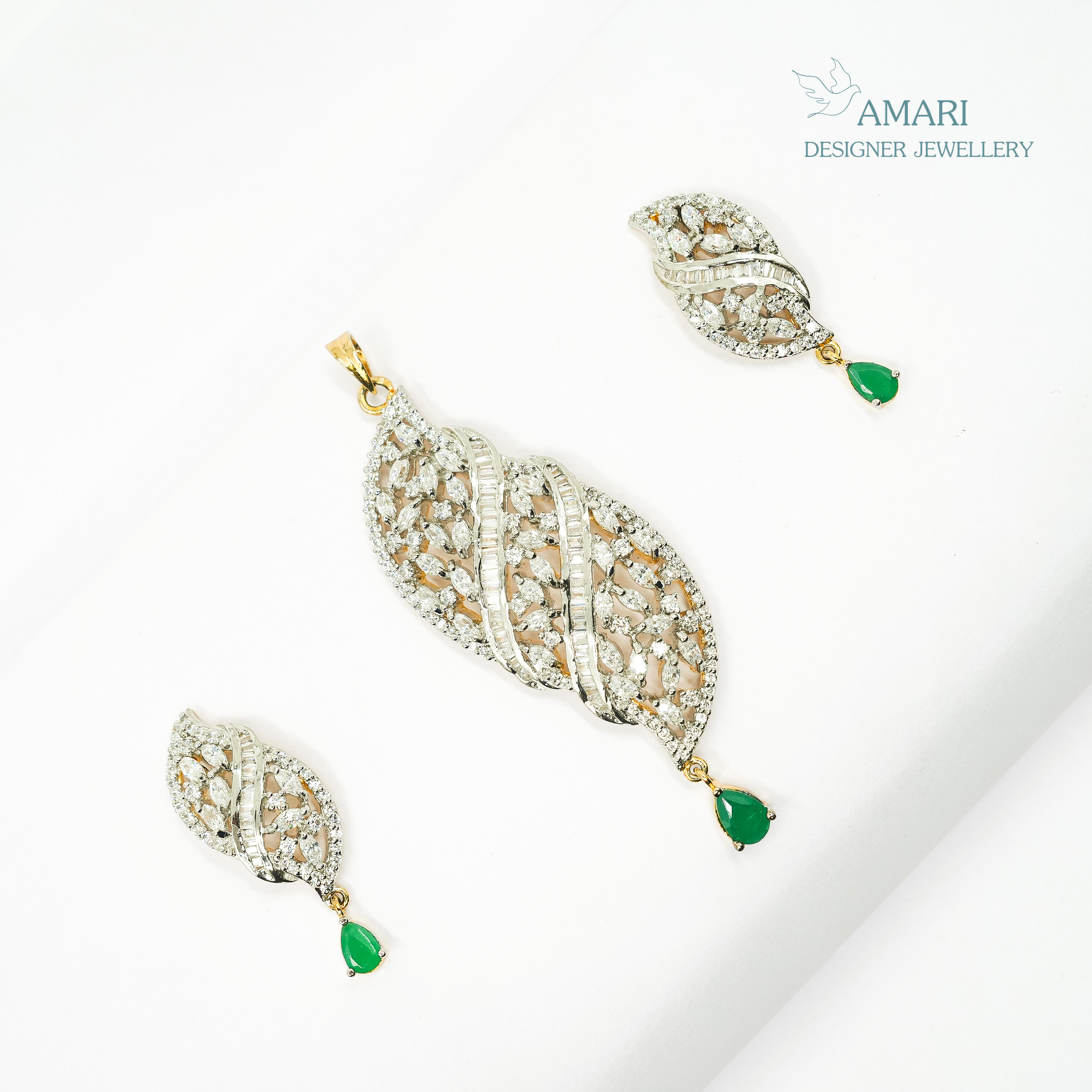 Classic Floral Pendant Set -