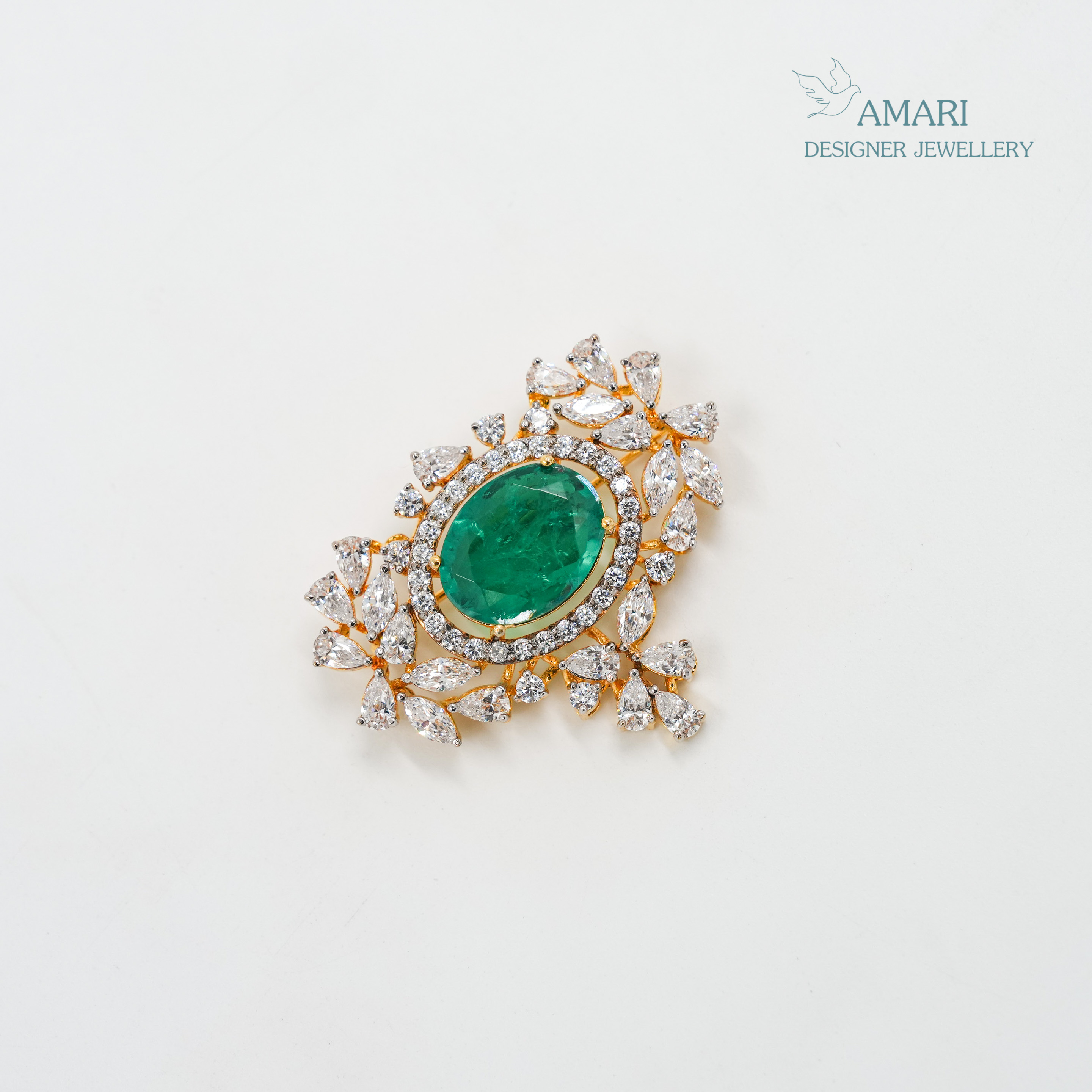 Bige Stone Green Brooch -
