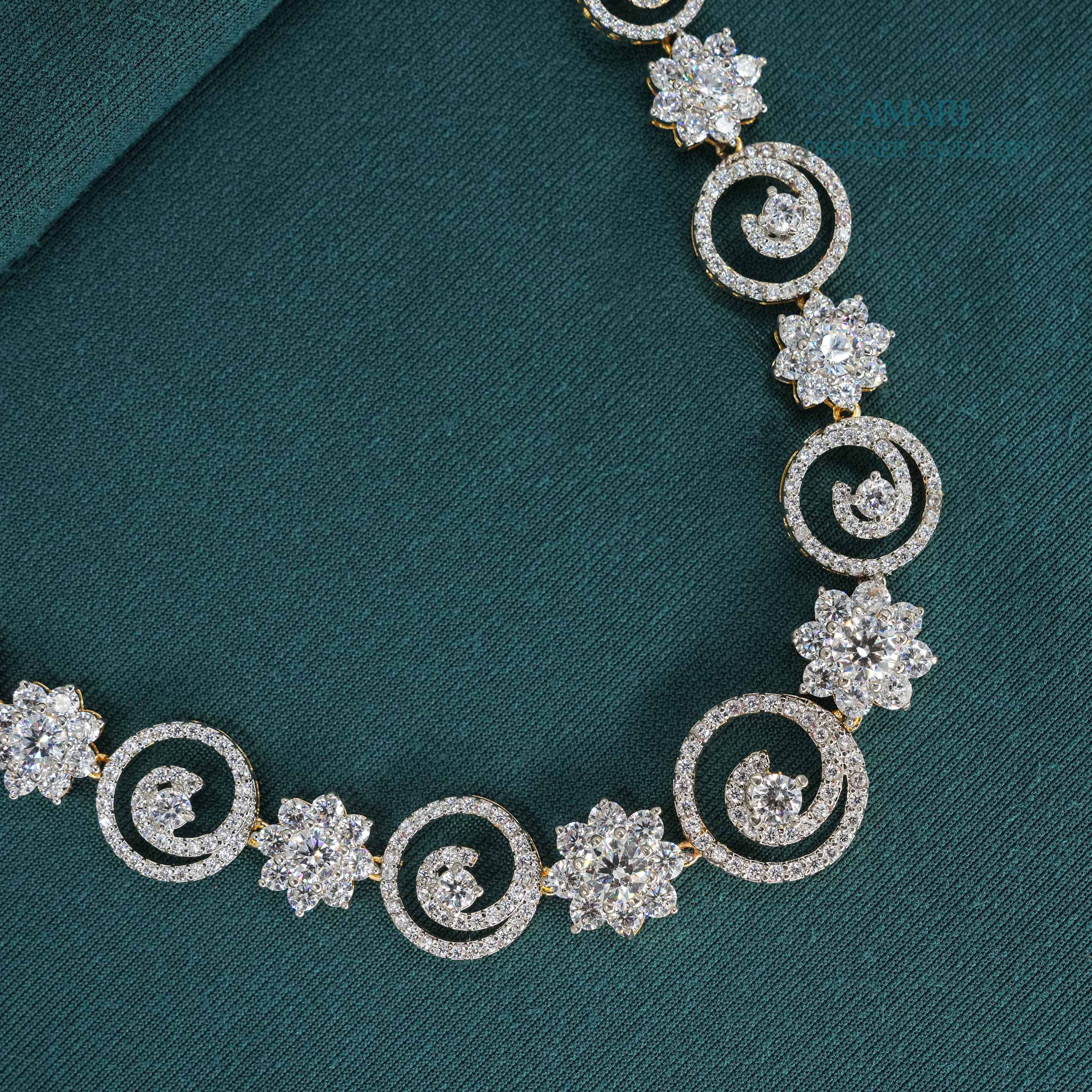 Elegant and flower Necklace -