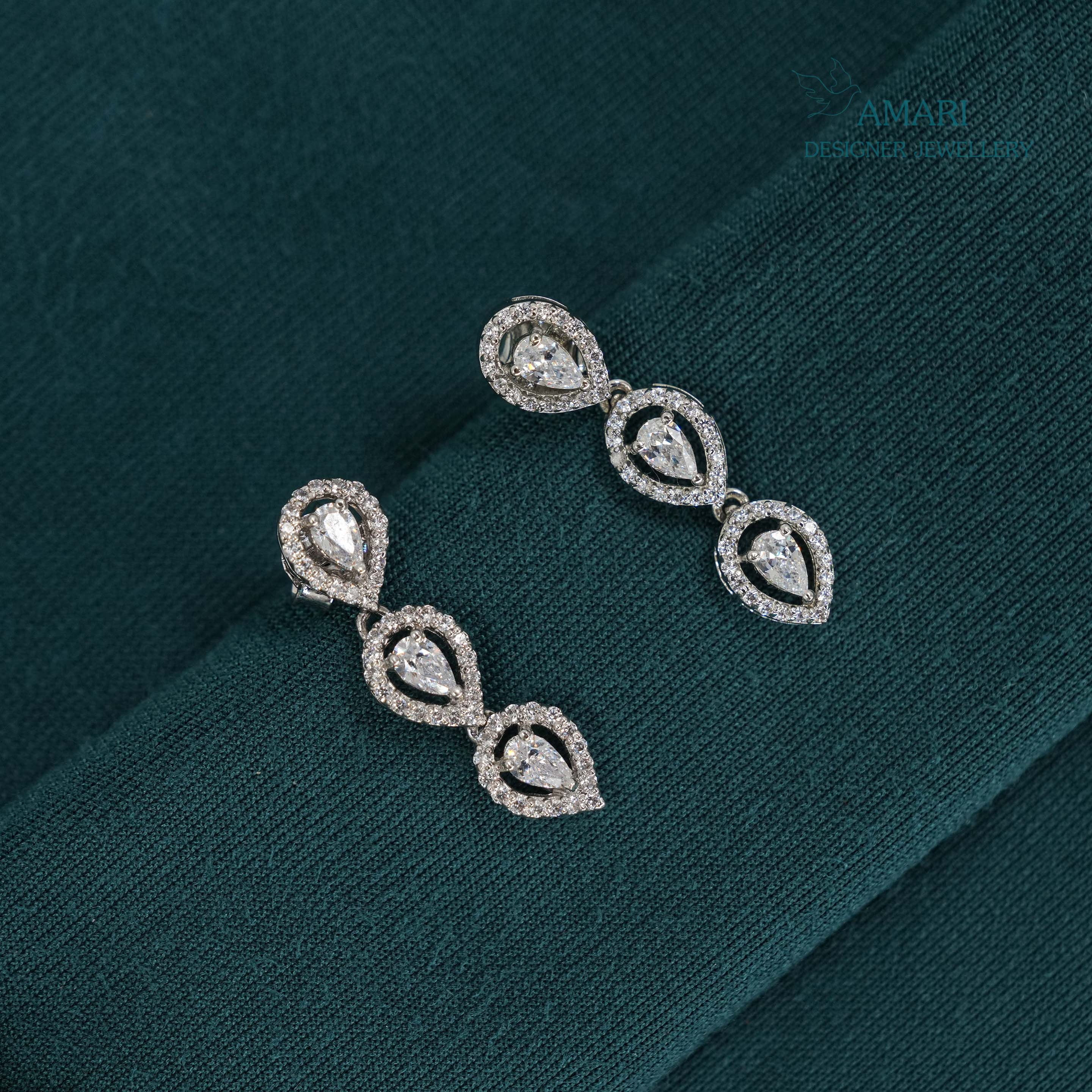 Minimalistic with white stone Necklace -