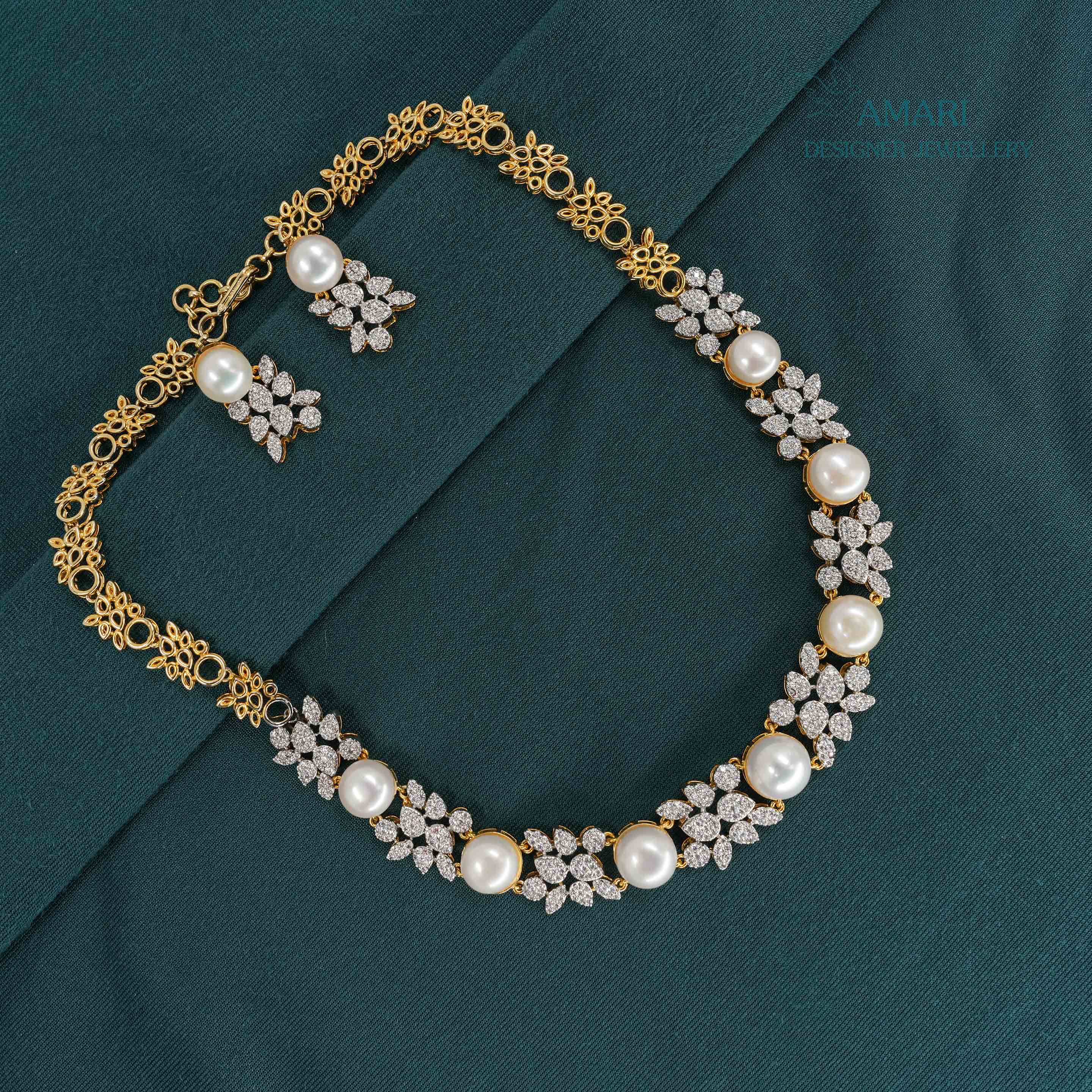Elegant pearl Necklace -