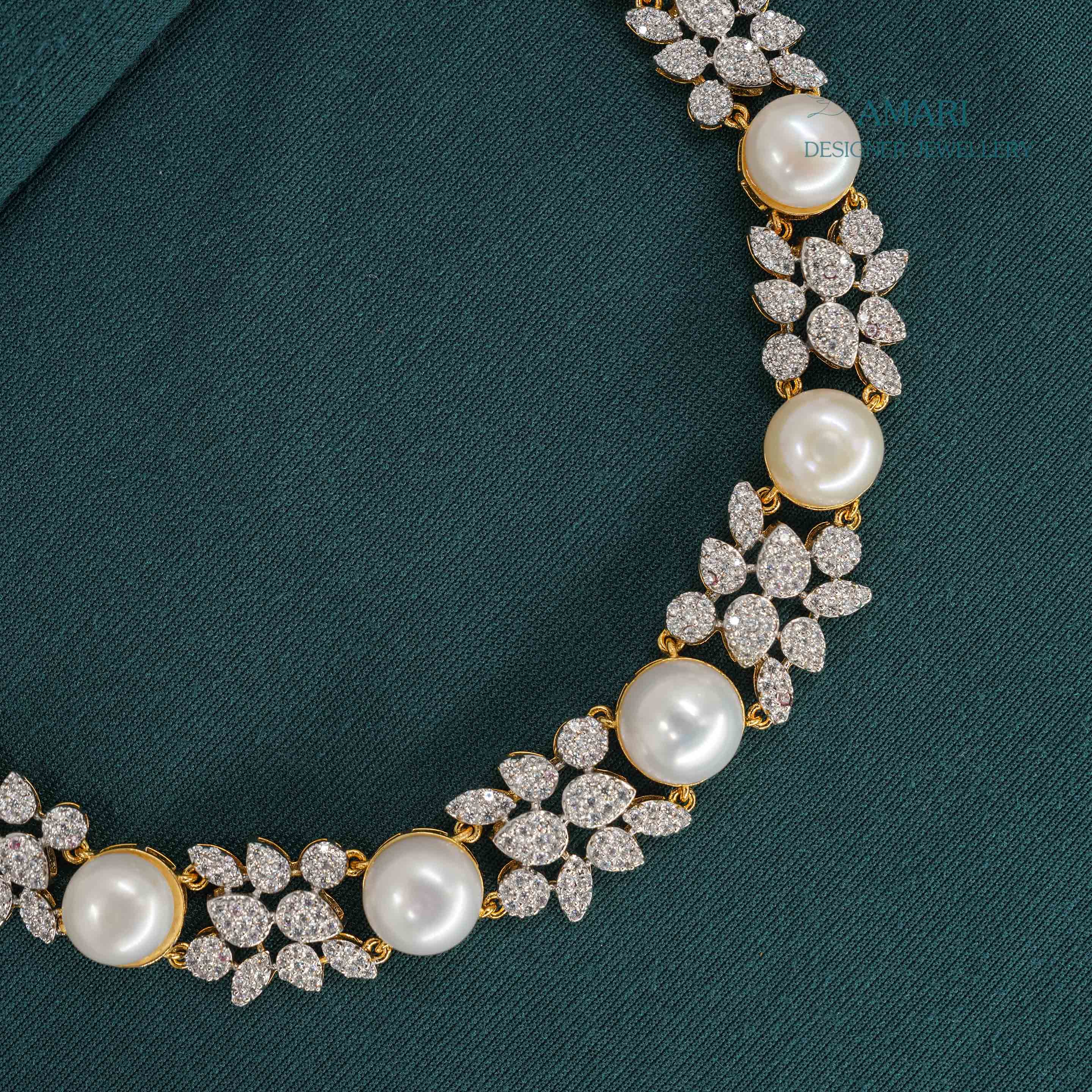 Elegant pearl Necklace -