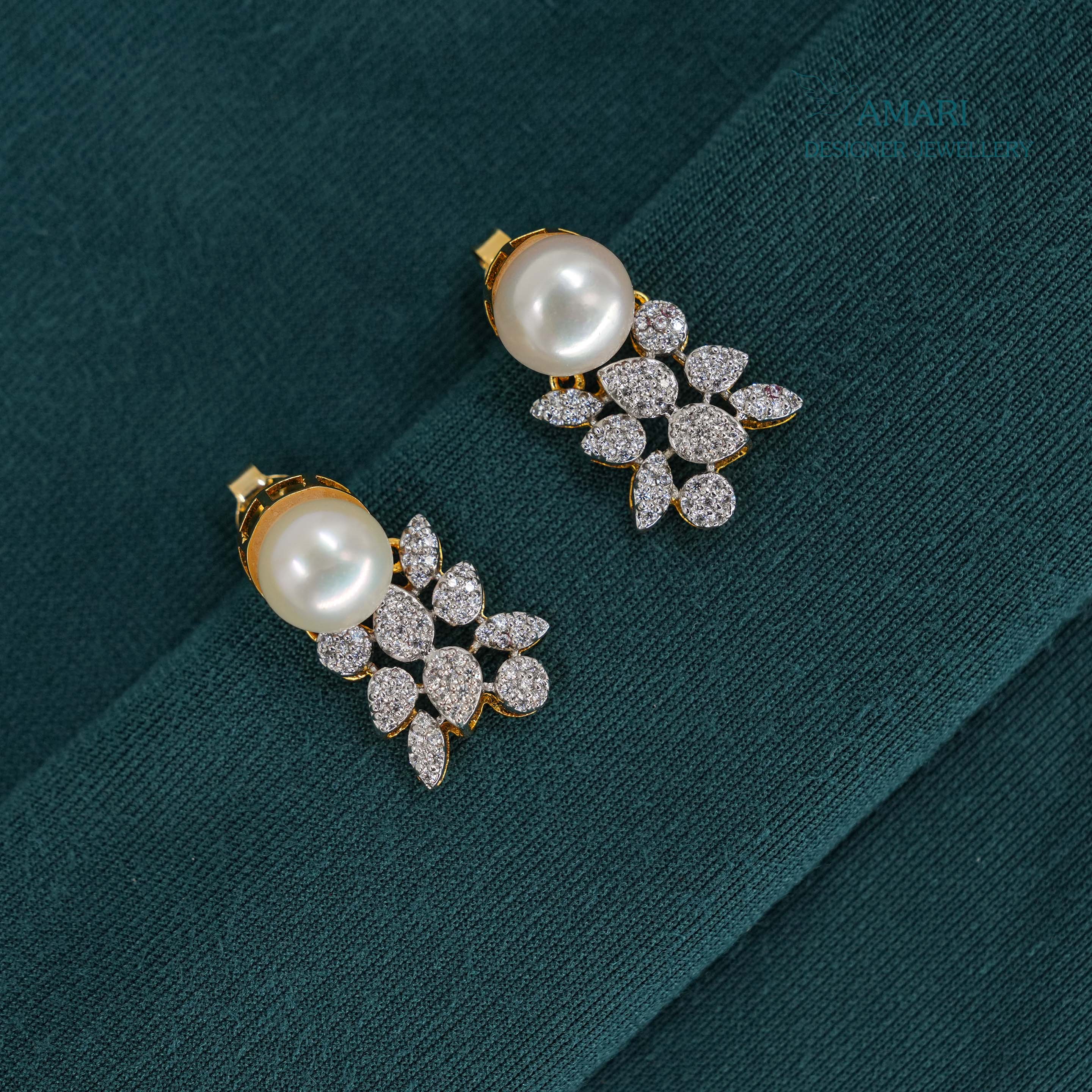 Elegant pearl Necklace -