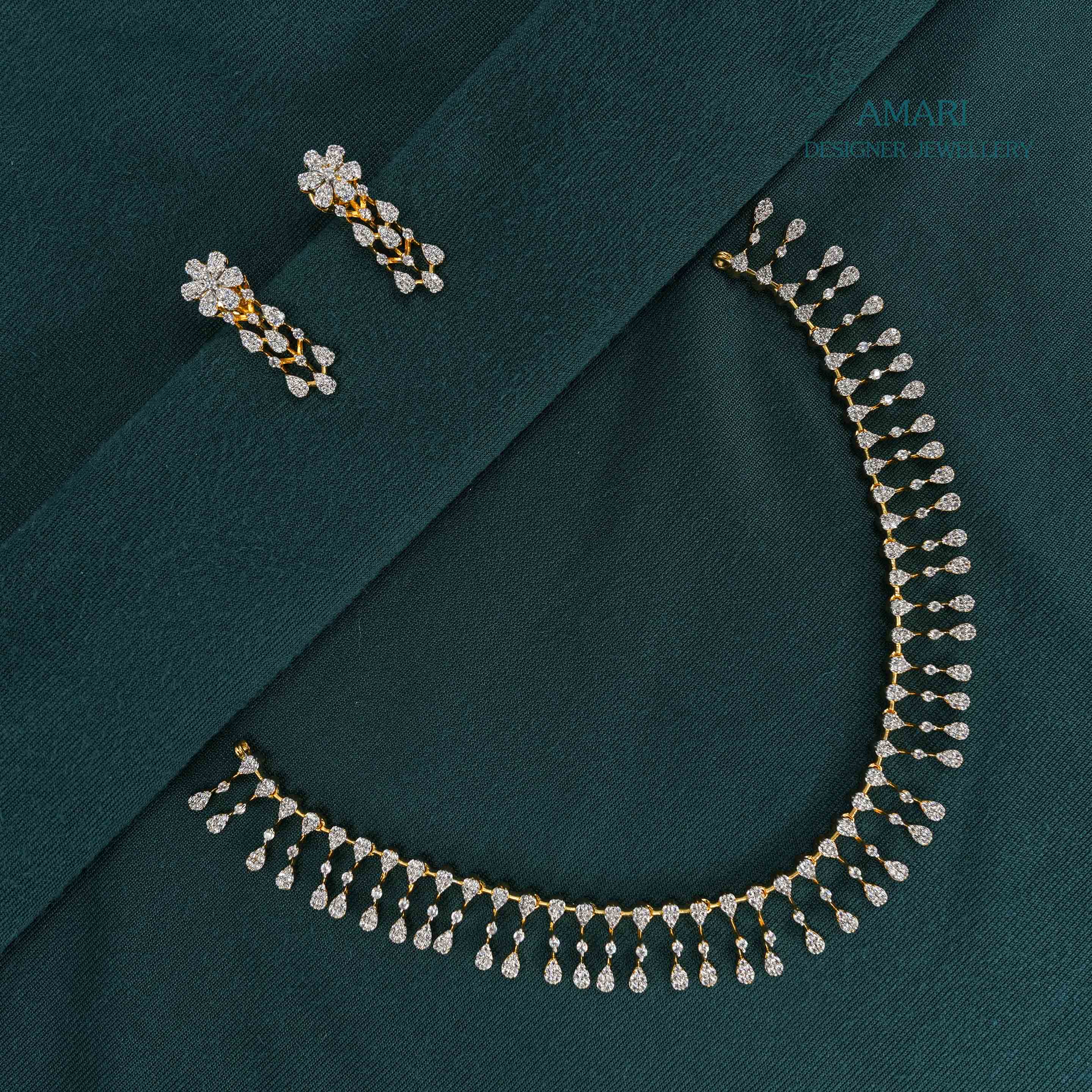 Minimalistic elegant Necklace