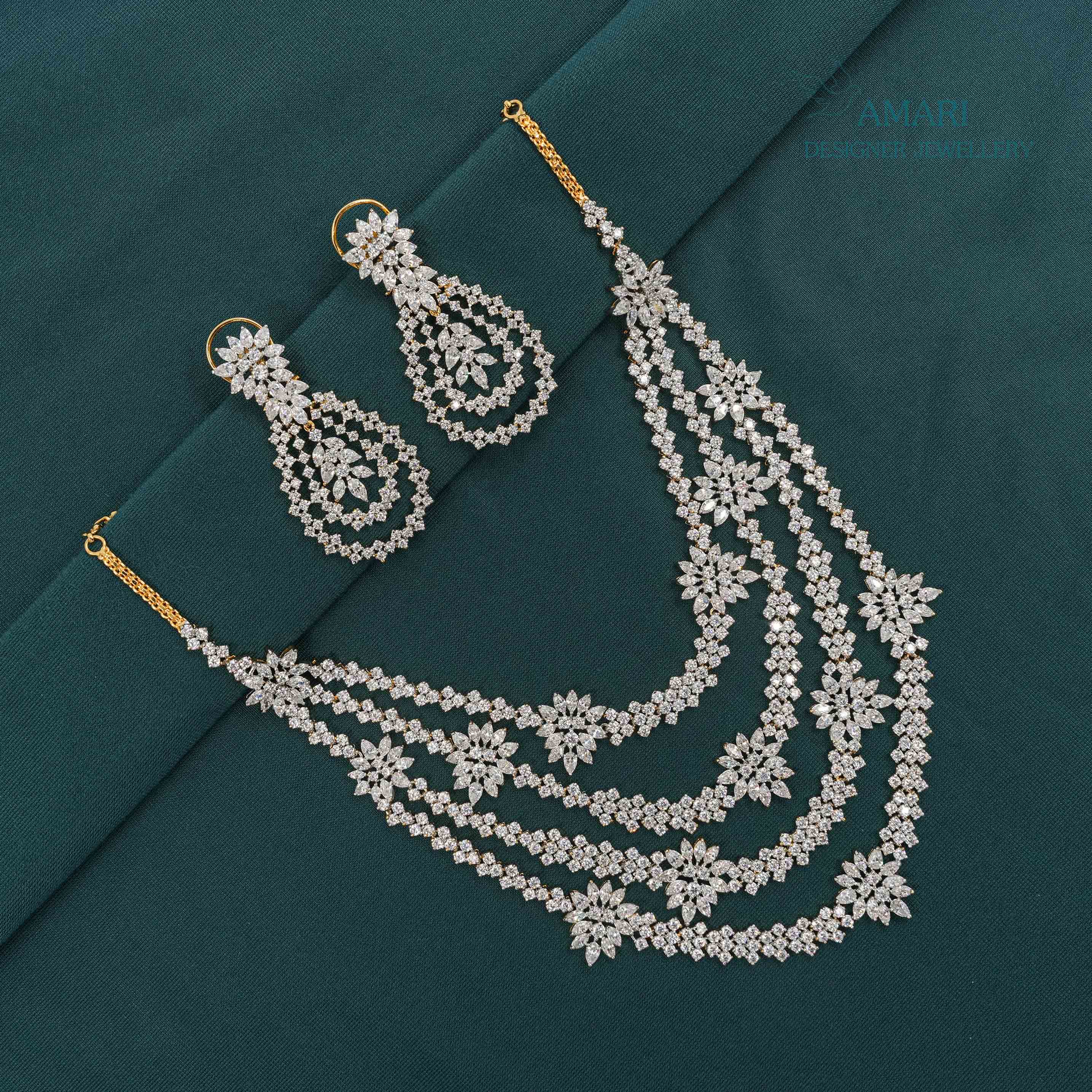 Graceful wave Necklace -