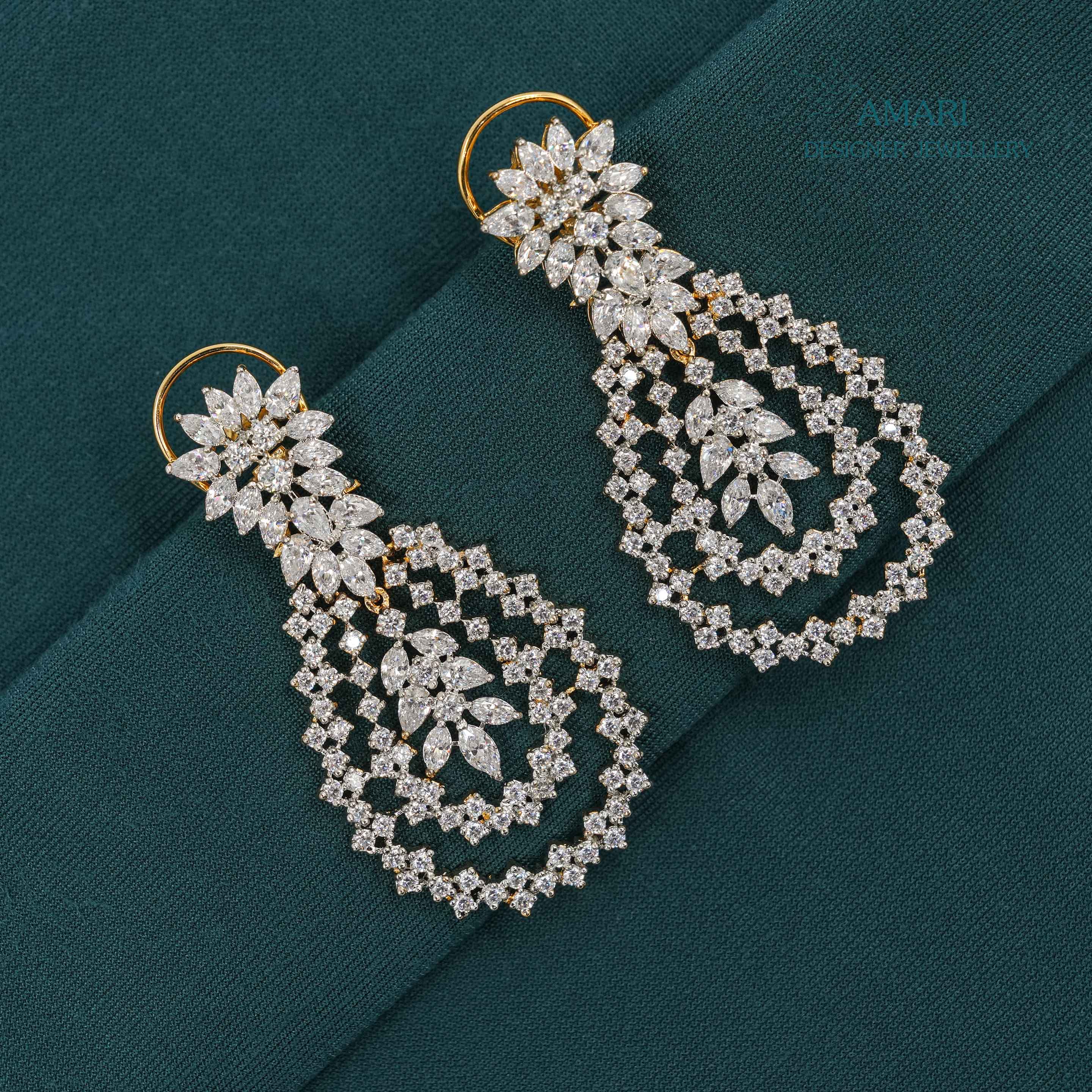 Graceful wave Necklace -