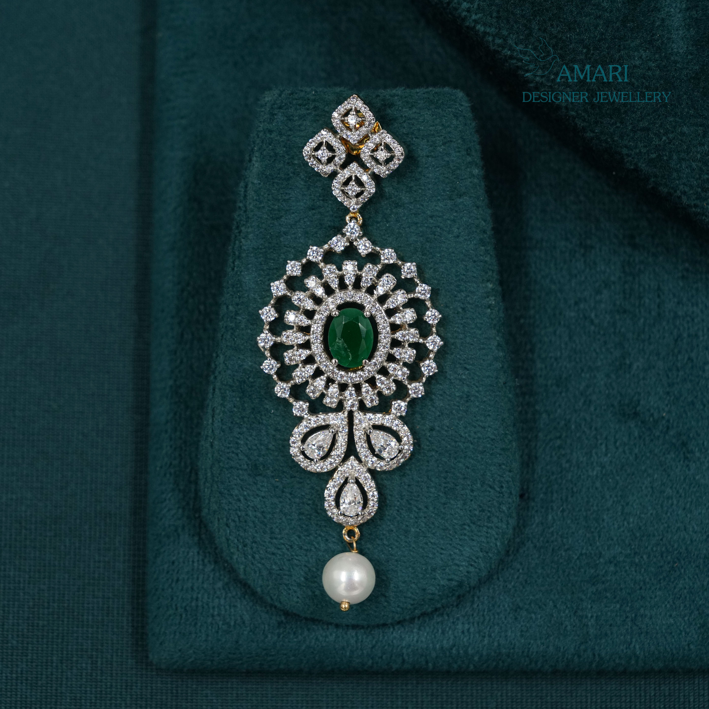 Dazzling Bloom With Pearls Silver Choker Set -