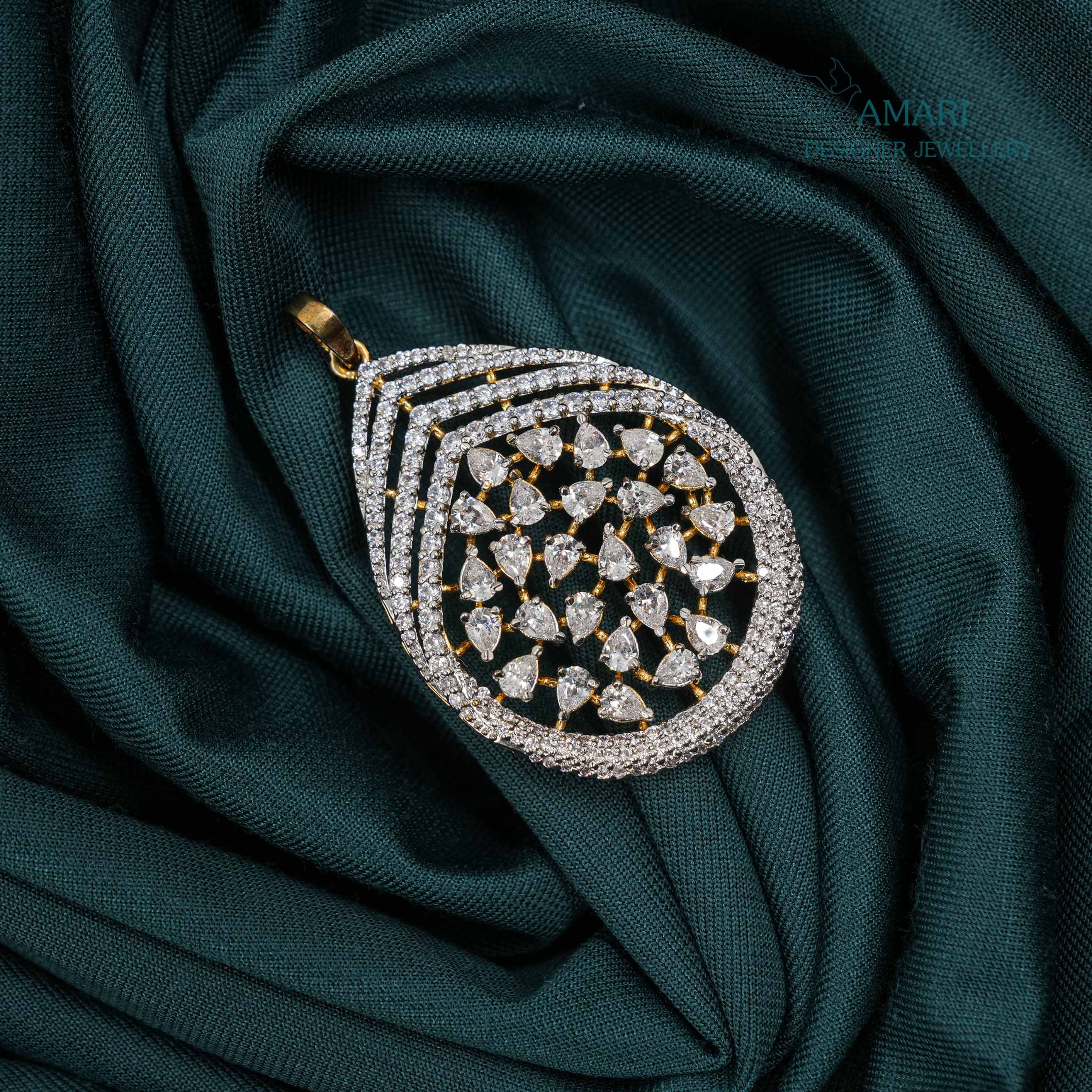 Dazzling Bloom Pendant Set -