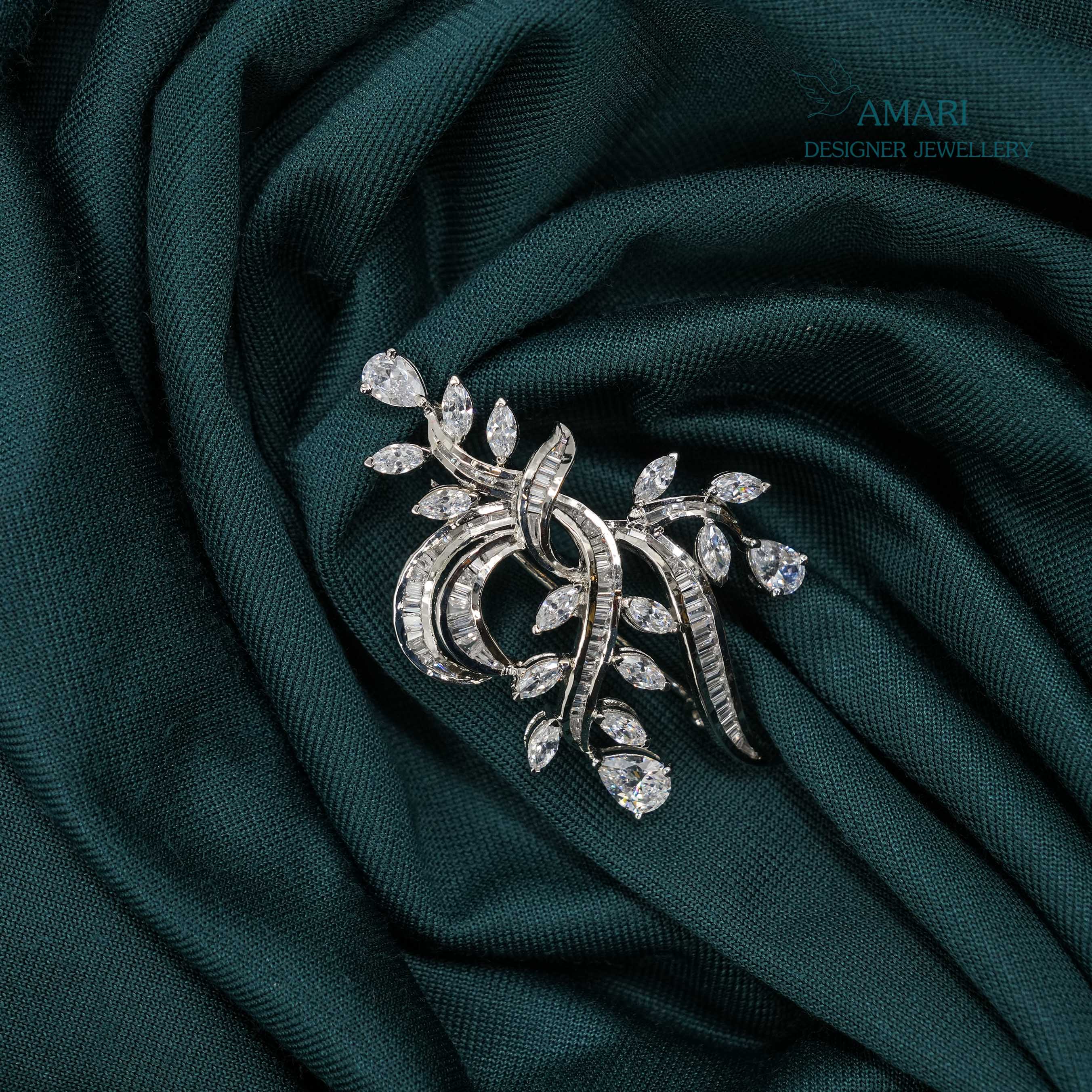 Graceful Leaf Design Silver Brooch -