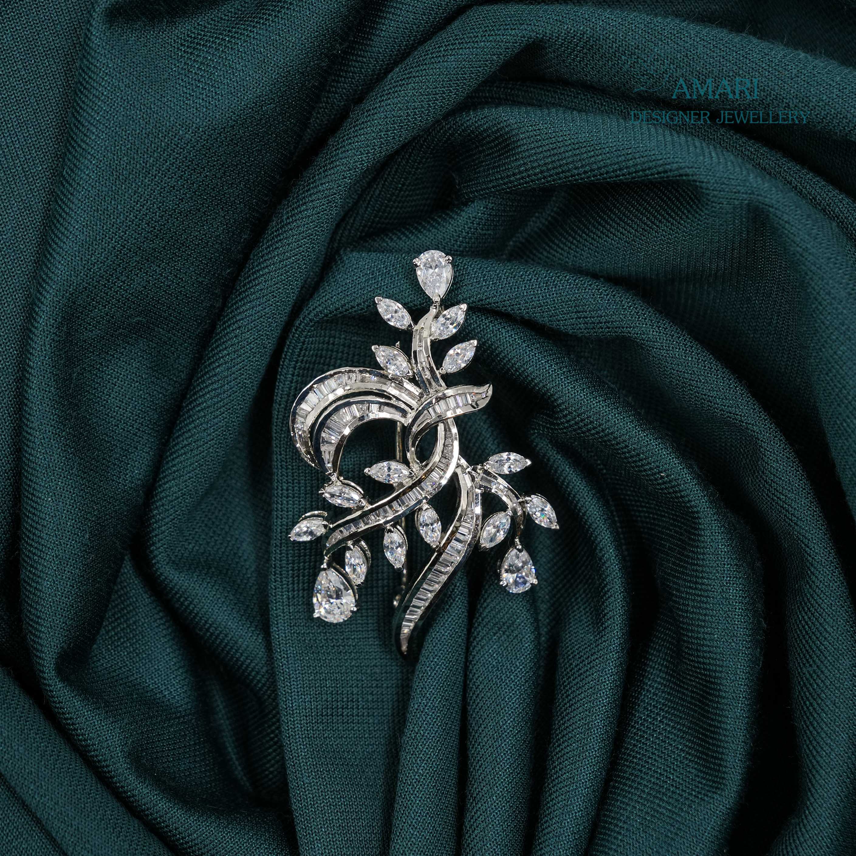 Graceful Leaf Design Silver Brooch -