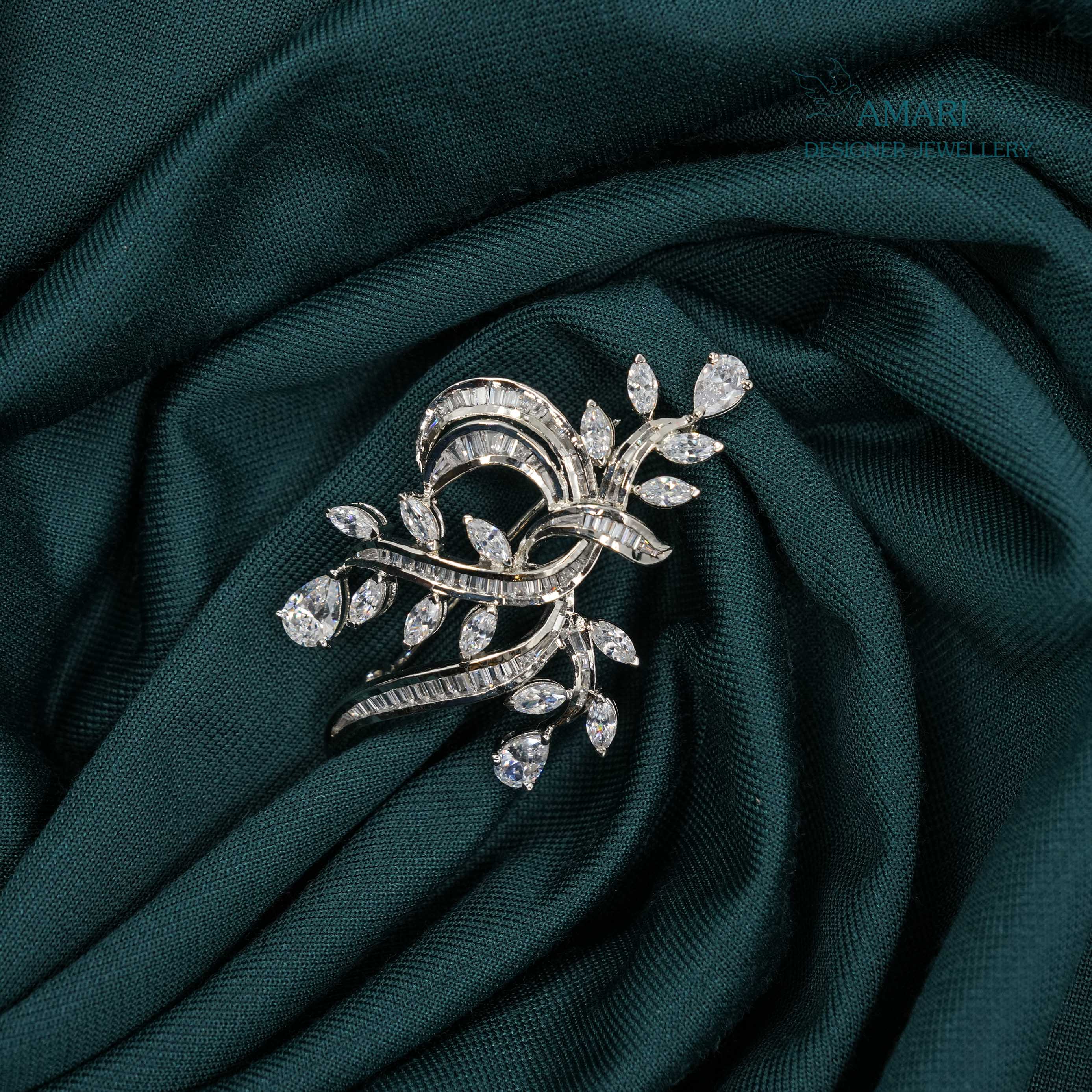 Graceful Leaf Design Silver Brooch -