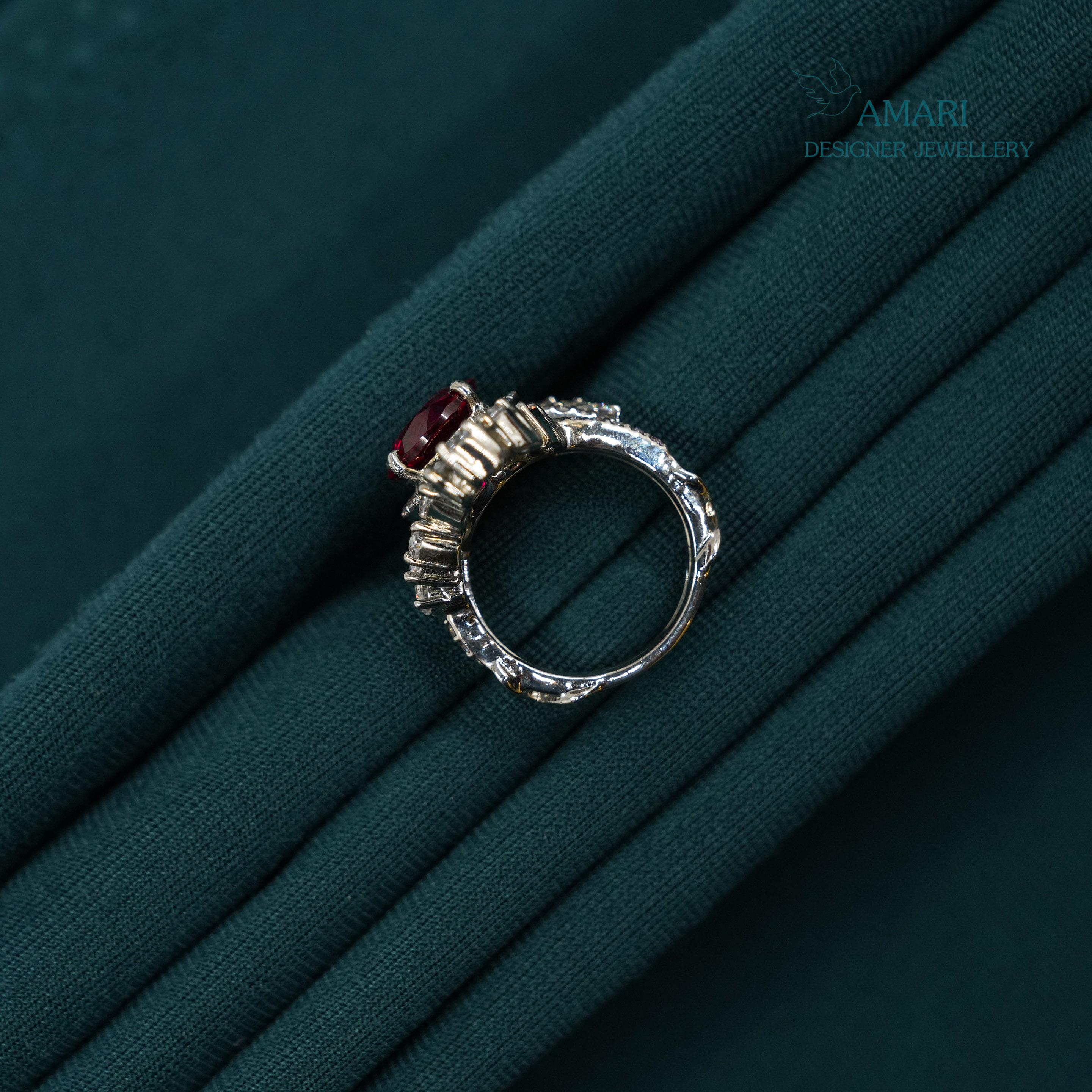 Subtle Class Silver Ring -