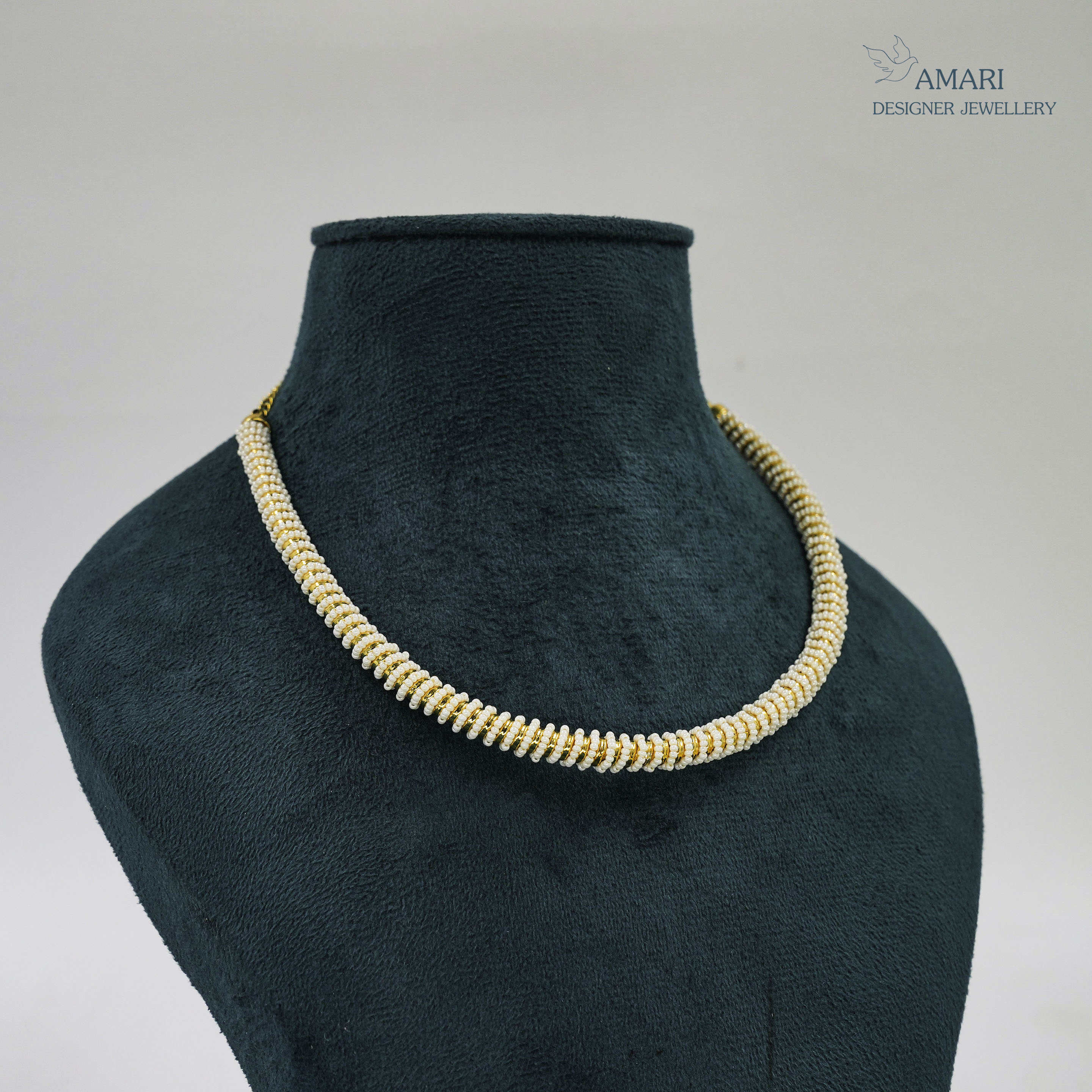 Stiff Type Necklace -