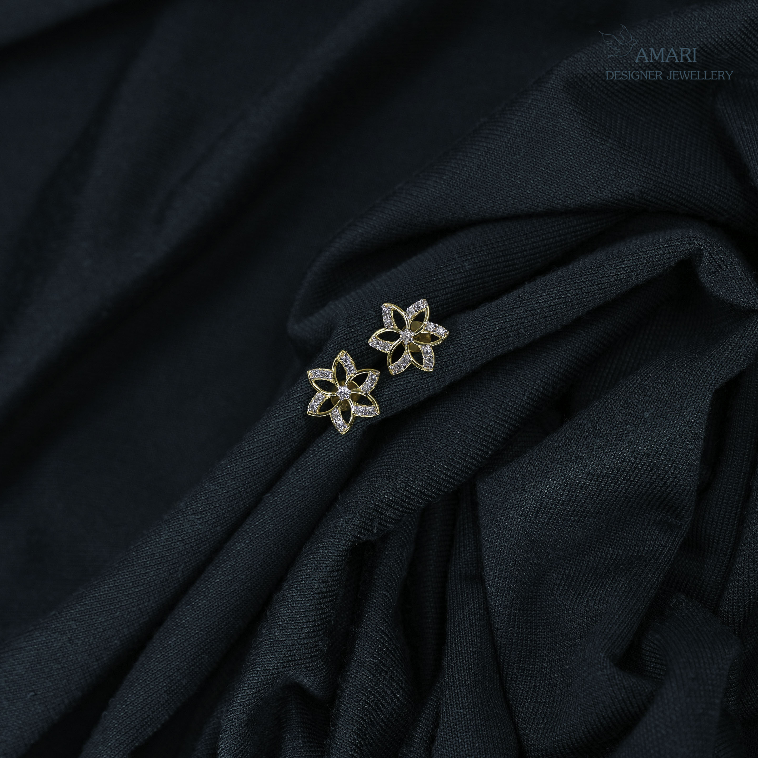 Gold Pendent Set Nine KT -