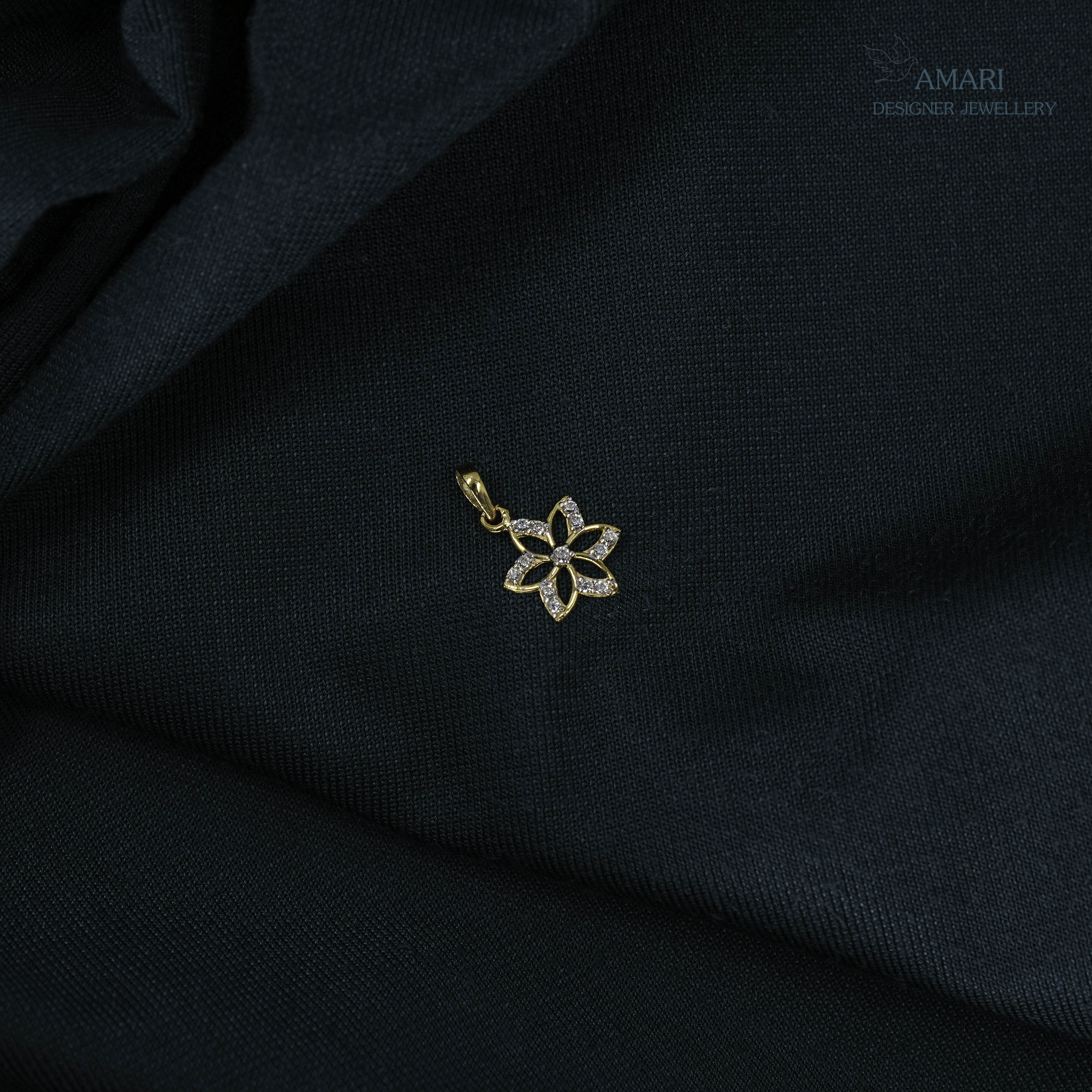 Gold Pendent Set Nine KT -