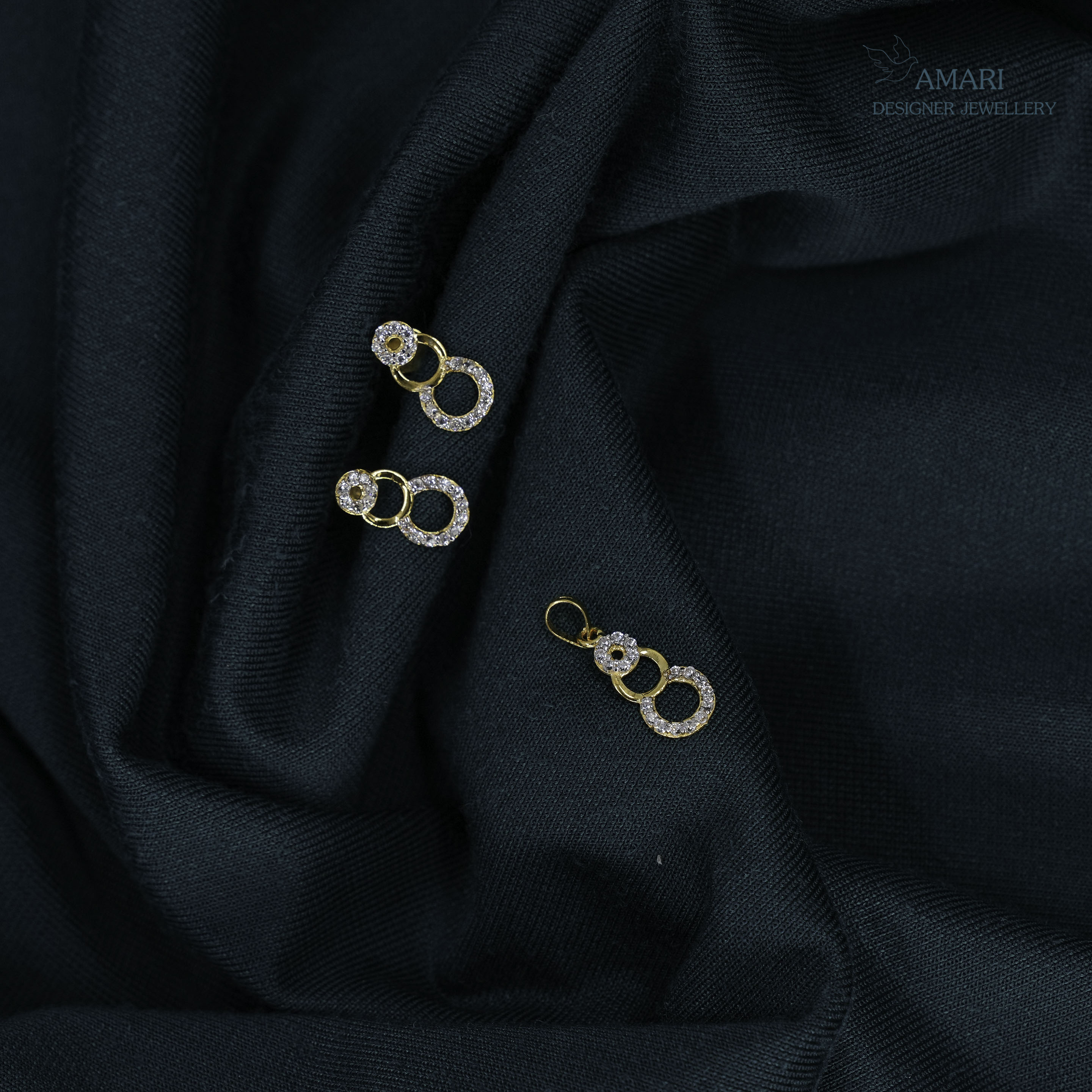 Gold Pendent Set Nine KT