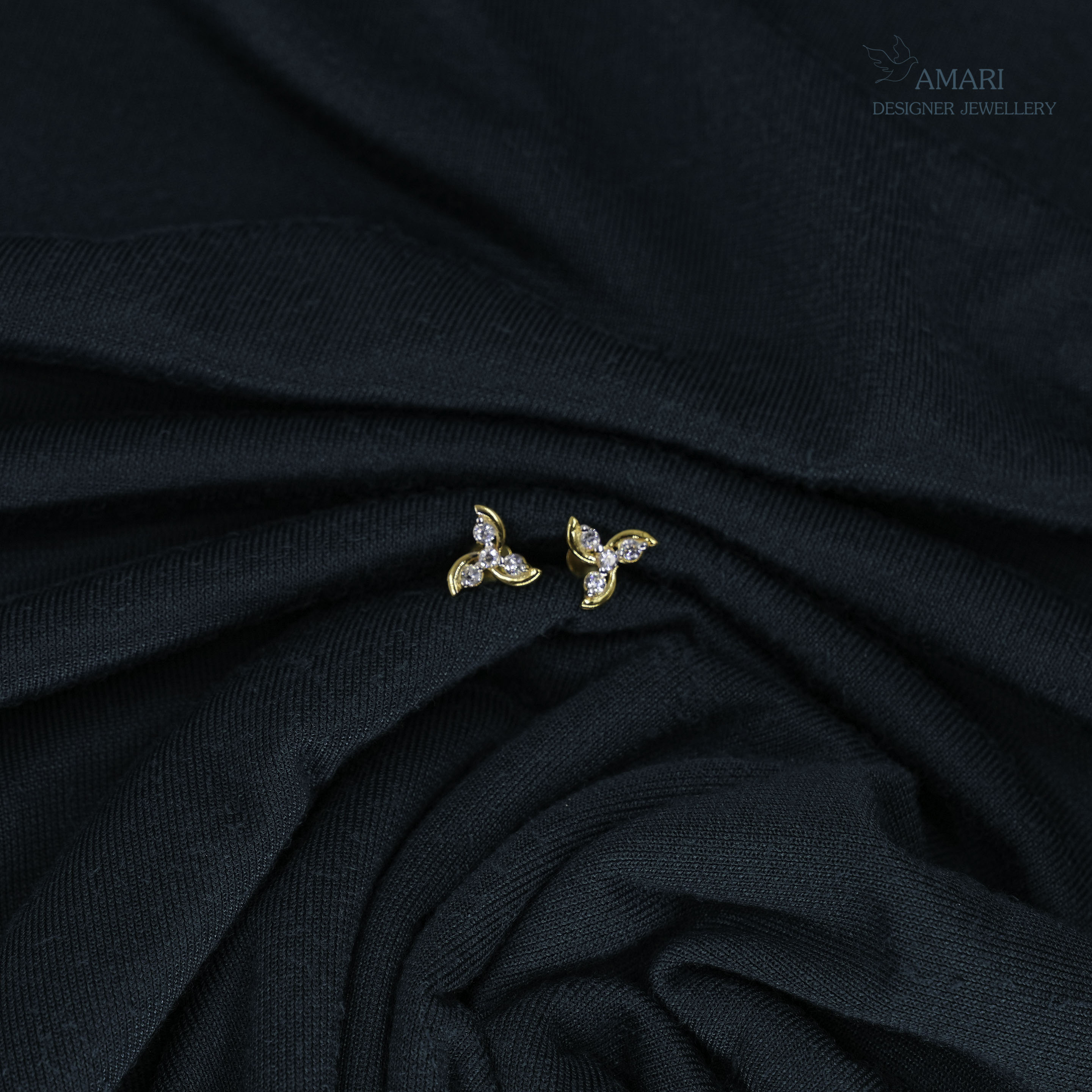 Gold Pendent Set Nine KT -