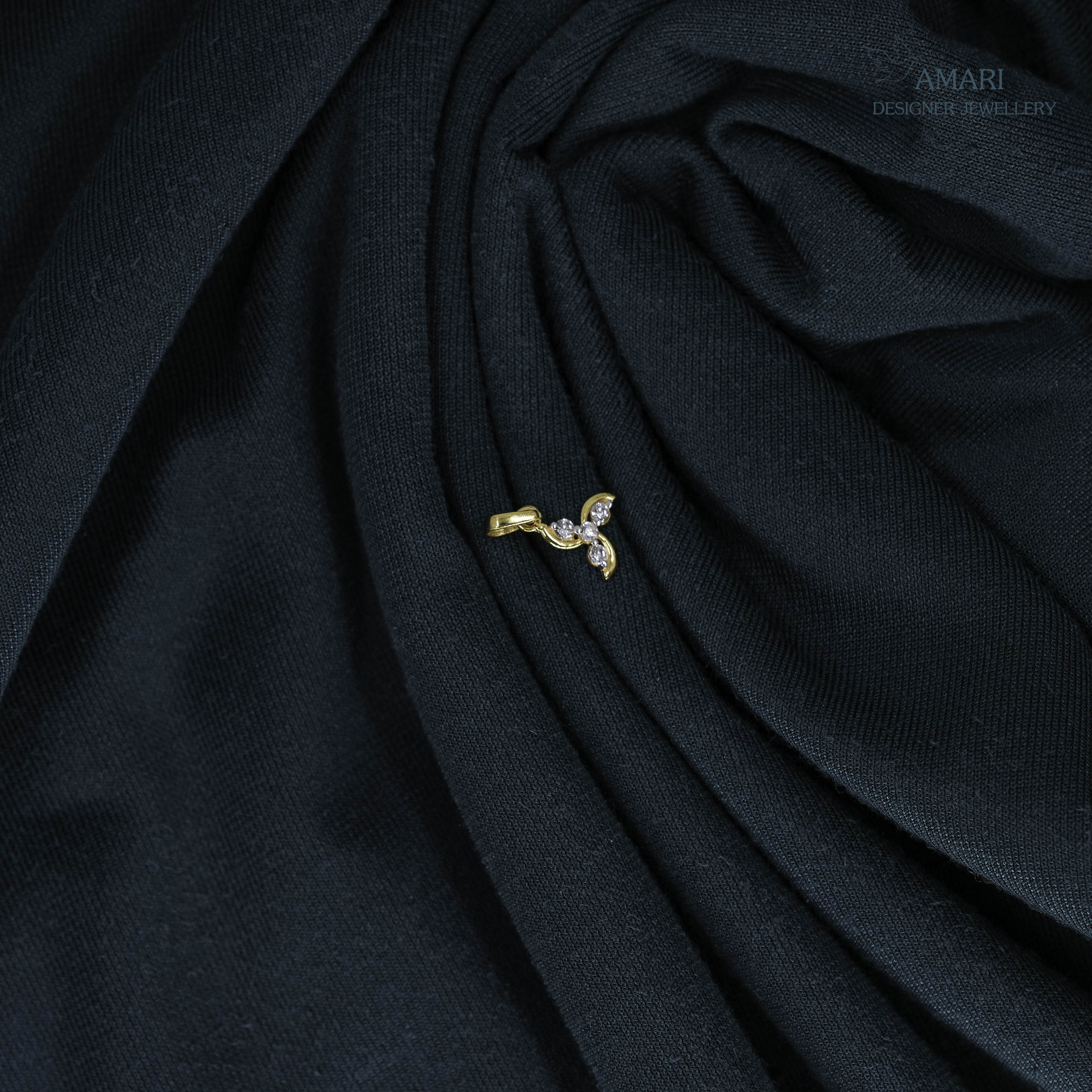 Gold Pendent Set Nine KT -