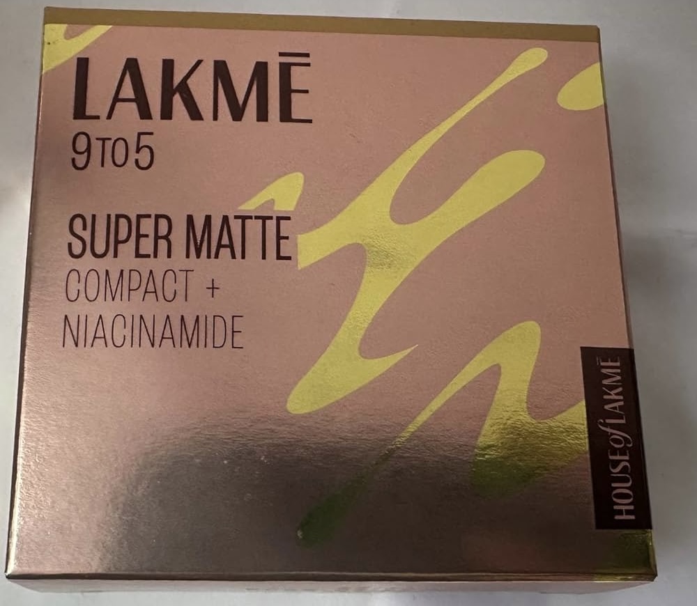 Lakme 9 to 5 Super matte Compact Apricot