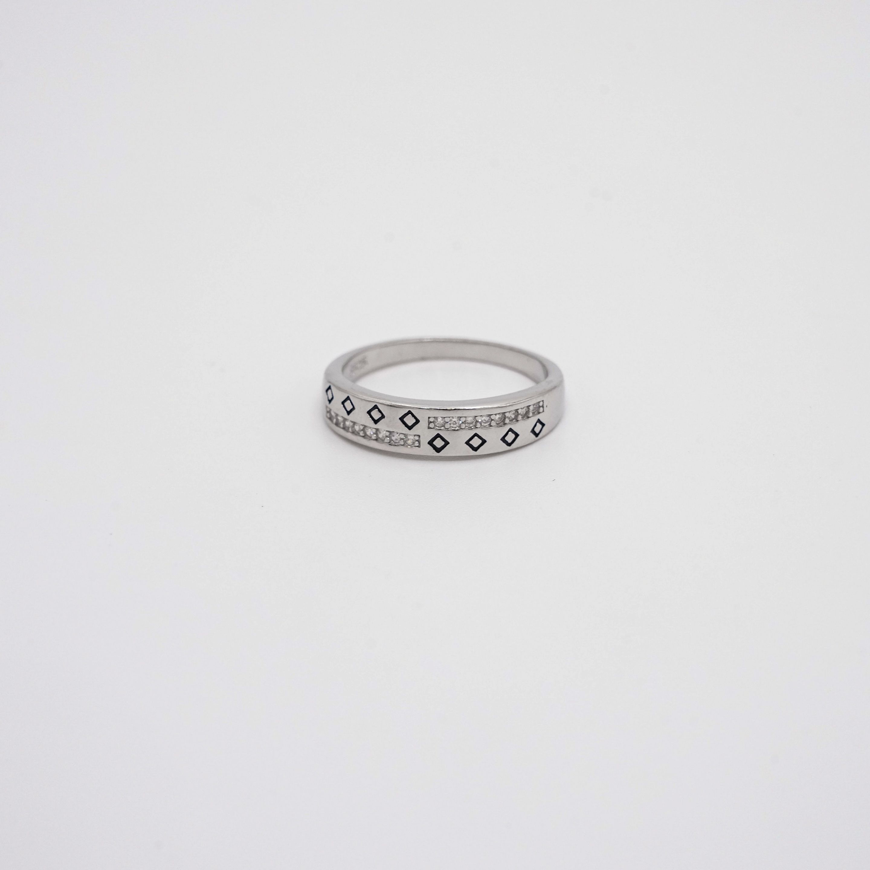 Arham Silver Palace - Silver Diamond Ring