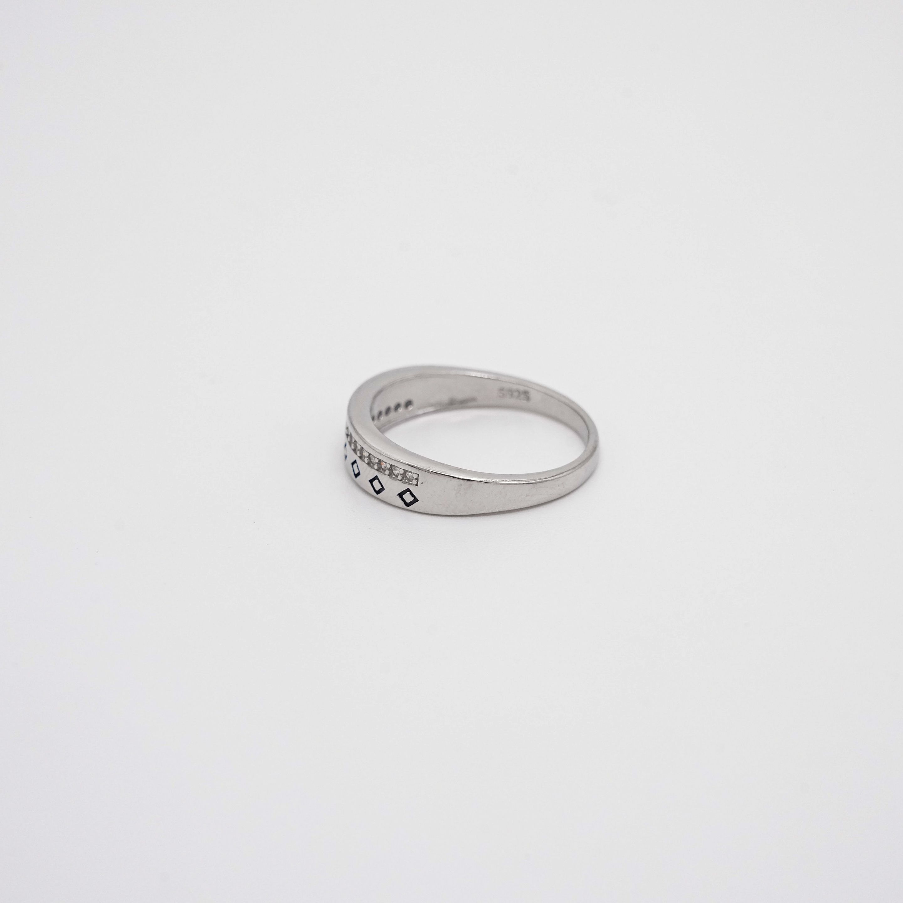 Arham Silver Palace - Silver Diamond Ring