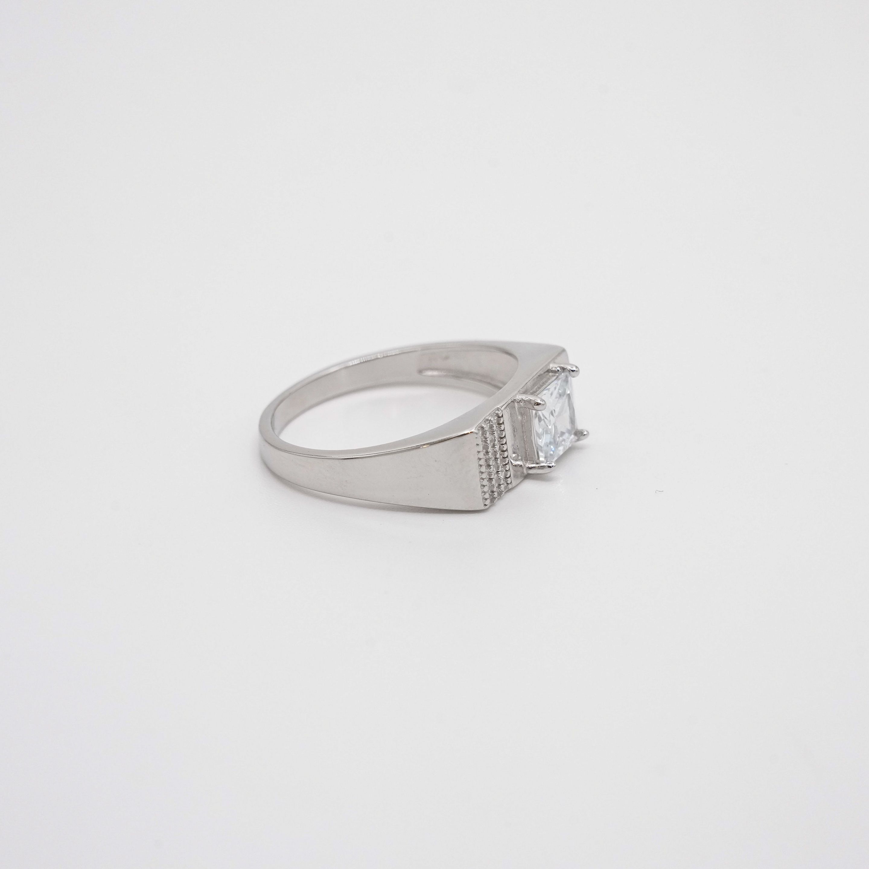 Arham Silver Palace - Silver Stone Ring