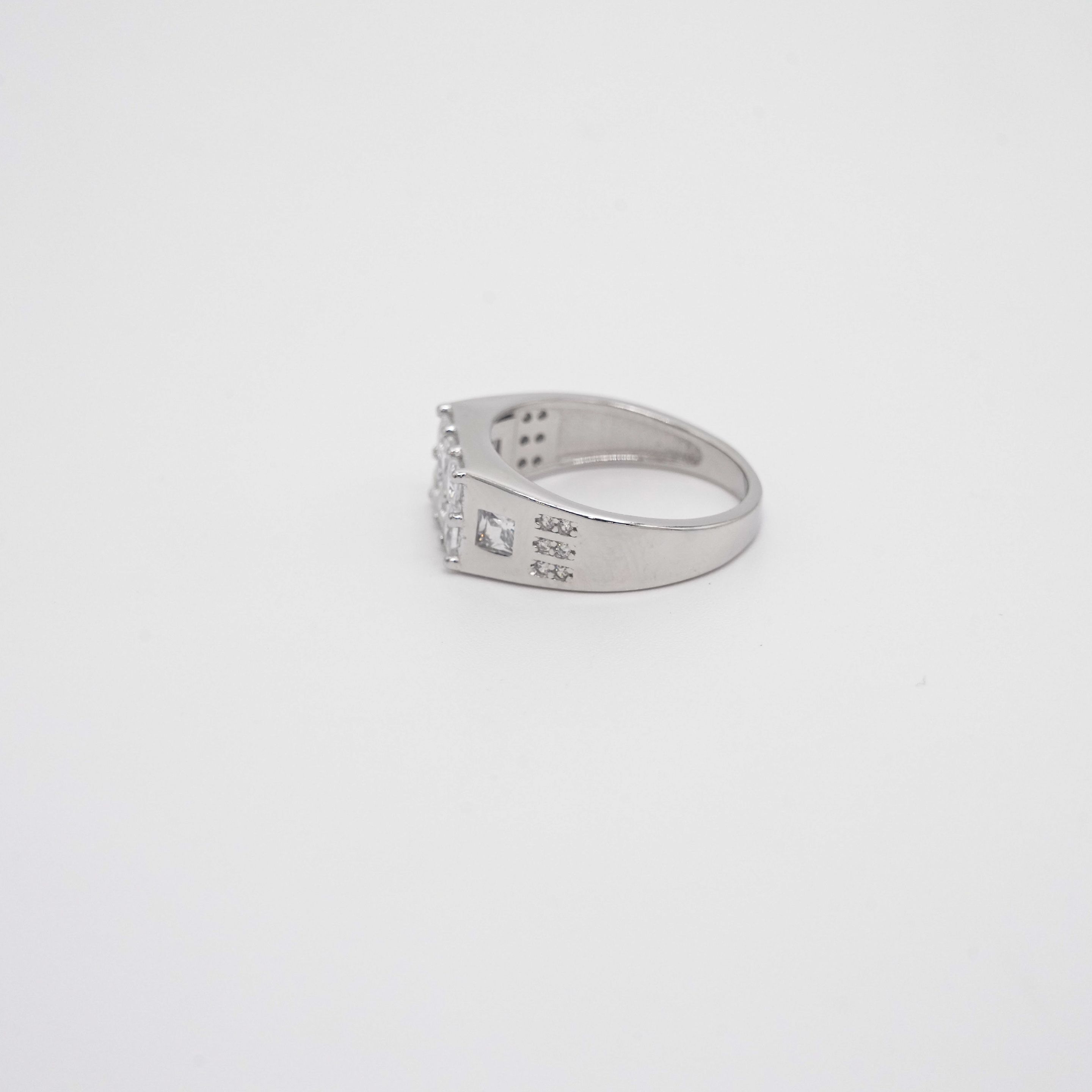 Arham Silver Palace - Silver Cluster Ring
