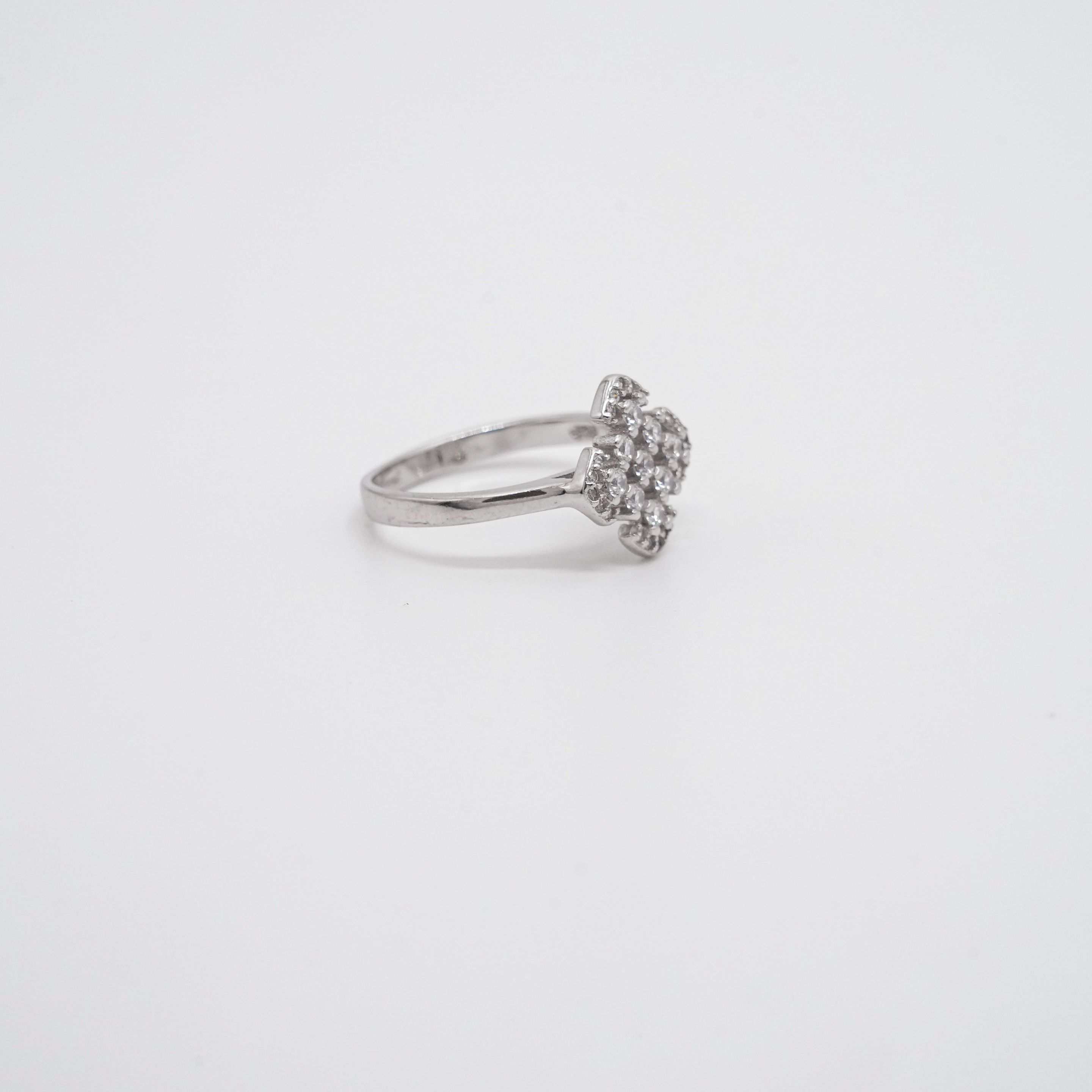 Arham Silver Palace - Silver Cluster Ring