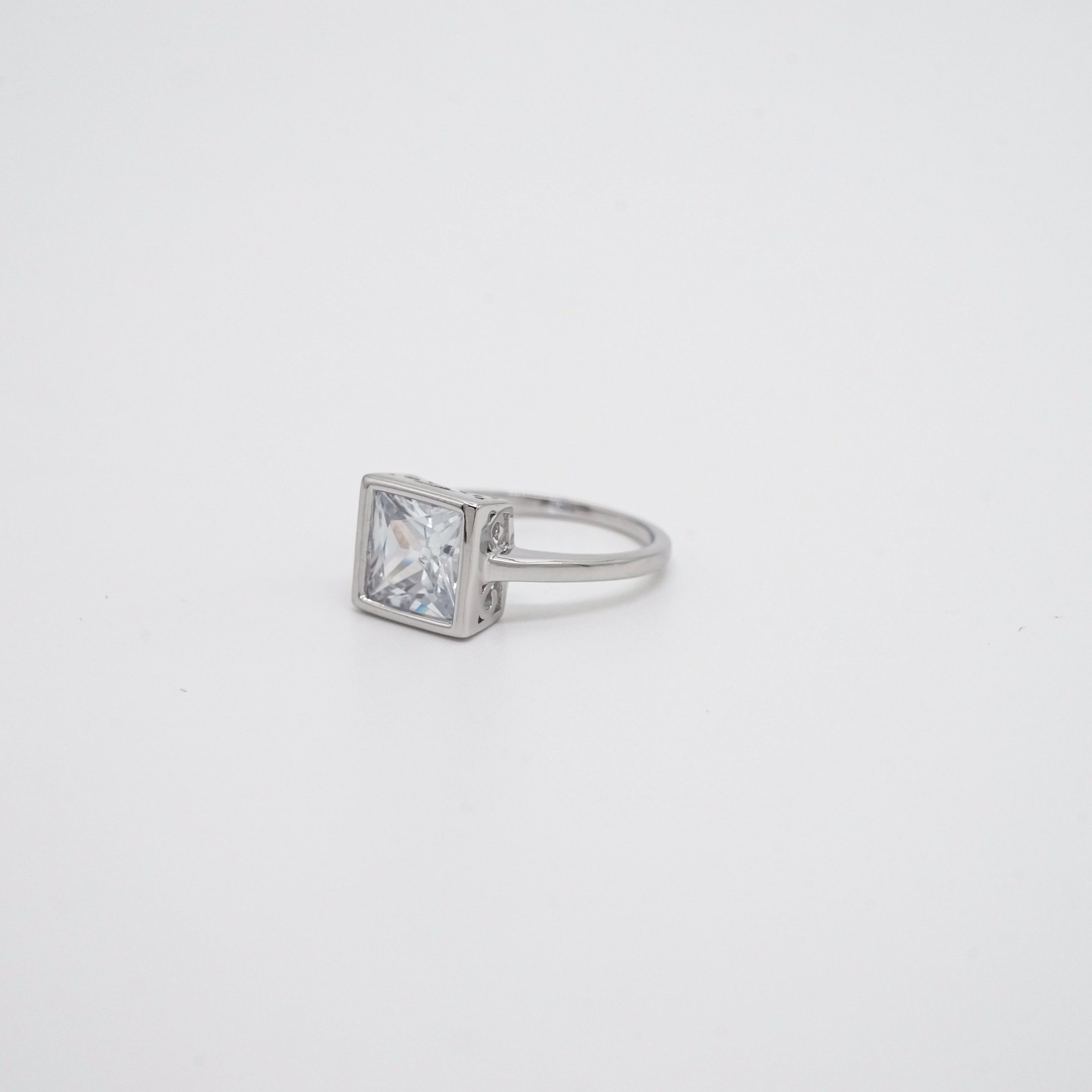 Arham Silver Palace - Silver Square Ring