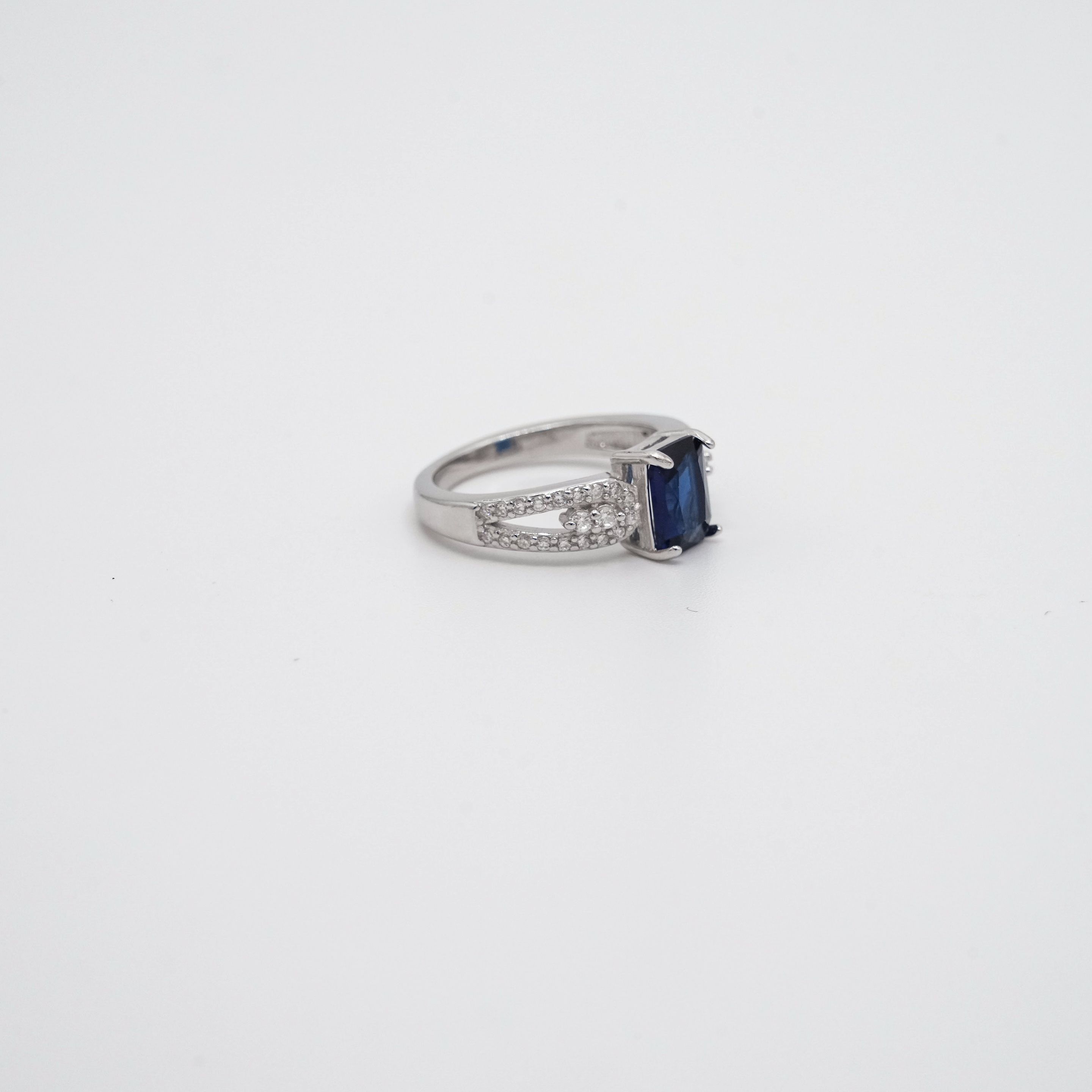 Arham Silver Palace - Silver Blue Ring