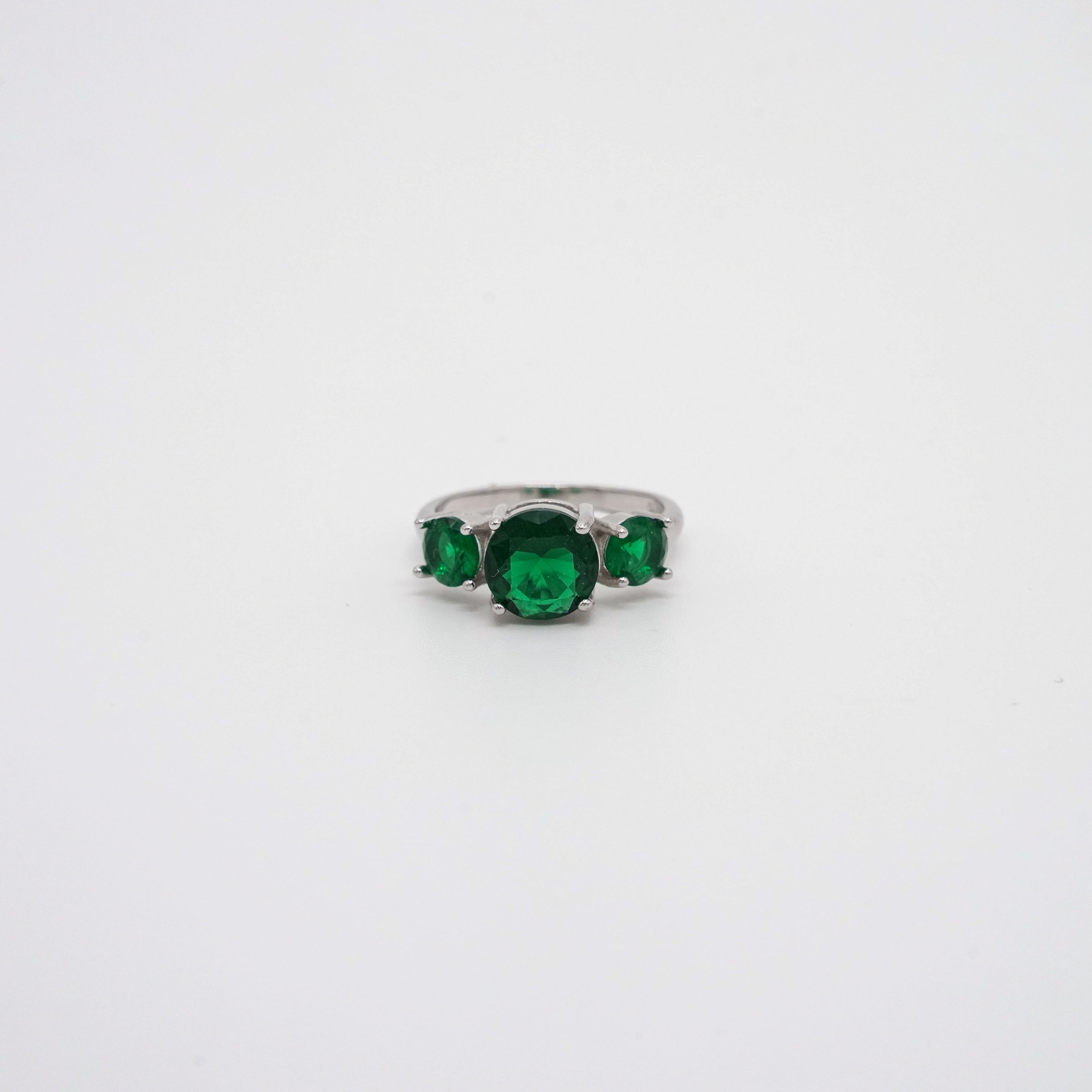 Arham Silver Palace - Emerald Silver Ring