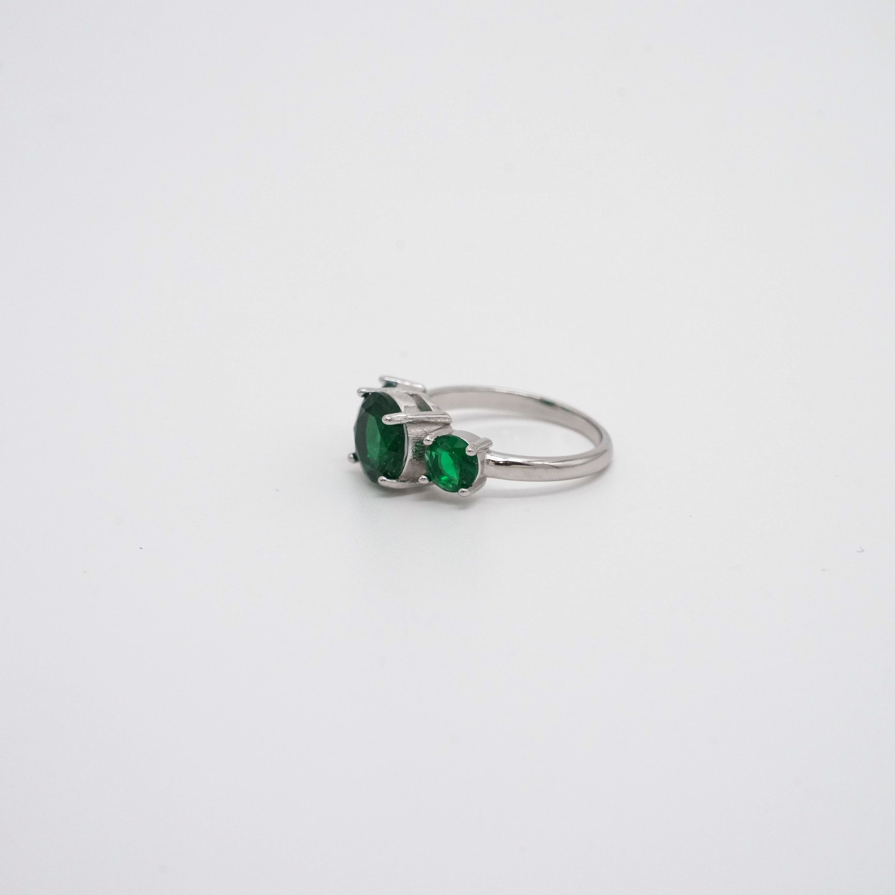 Arham Silver Palace - Emerald Silver Ring