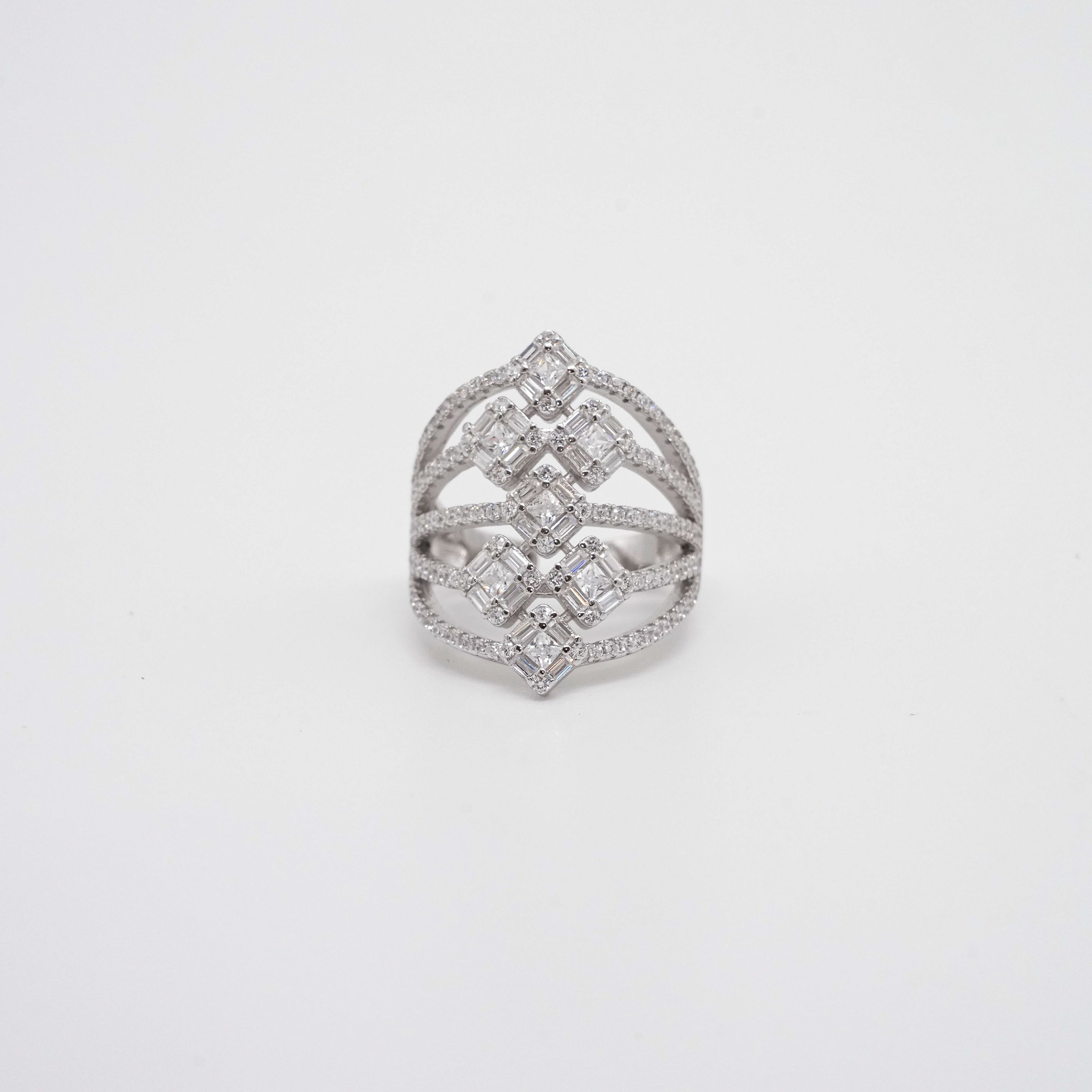Arham Silver Palace - Diamond Silver Ring