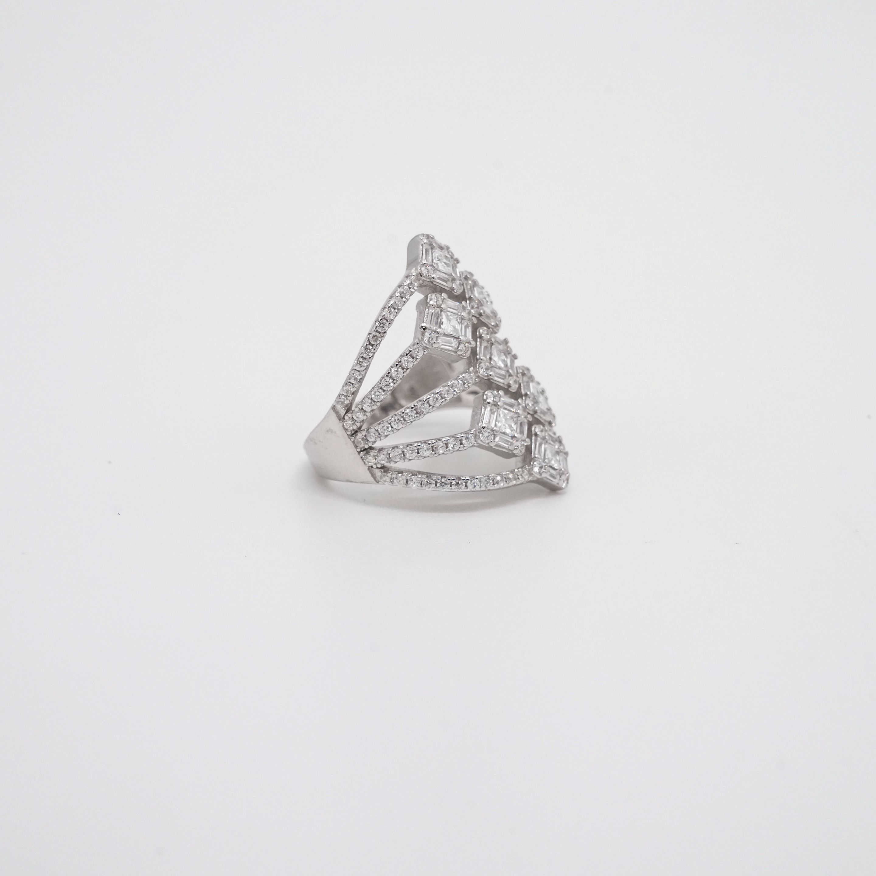 Arham Silver Palace - Diamond Silver Ring