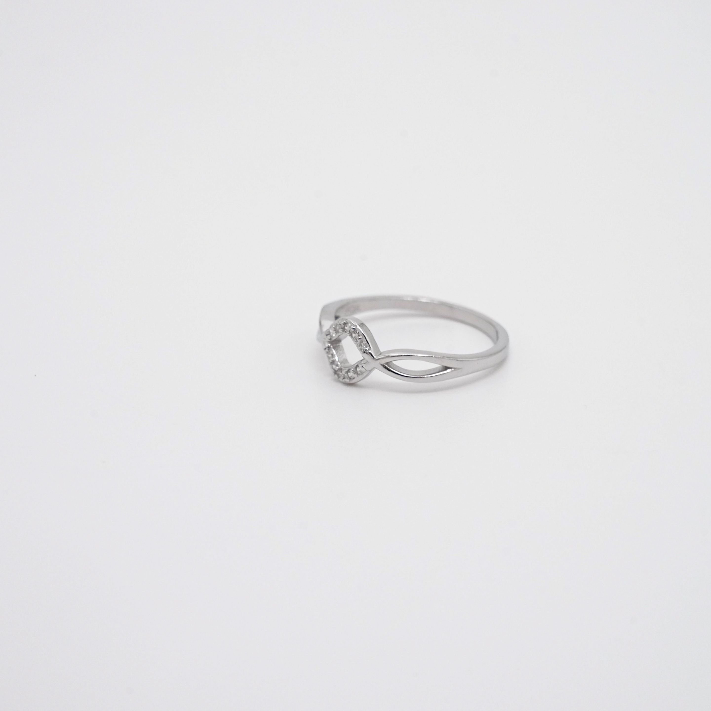 Arham Silver Palace - Silver Infinity Ring