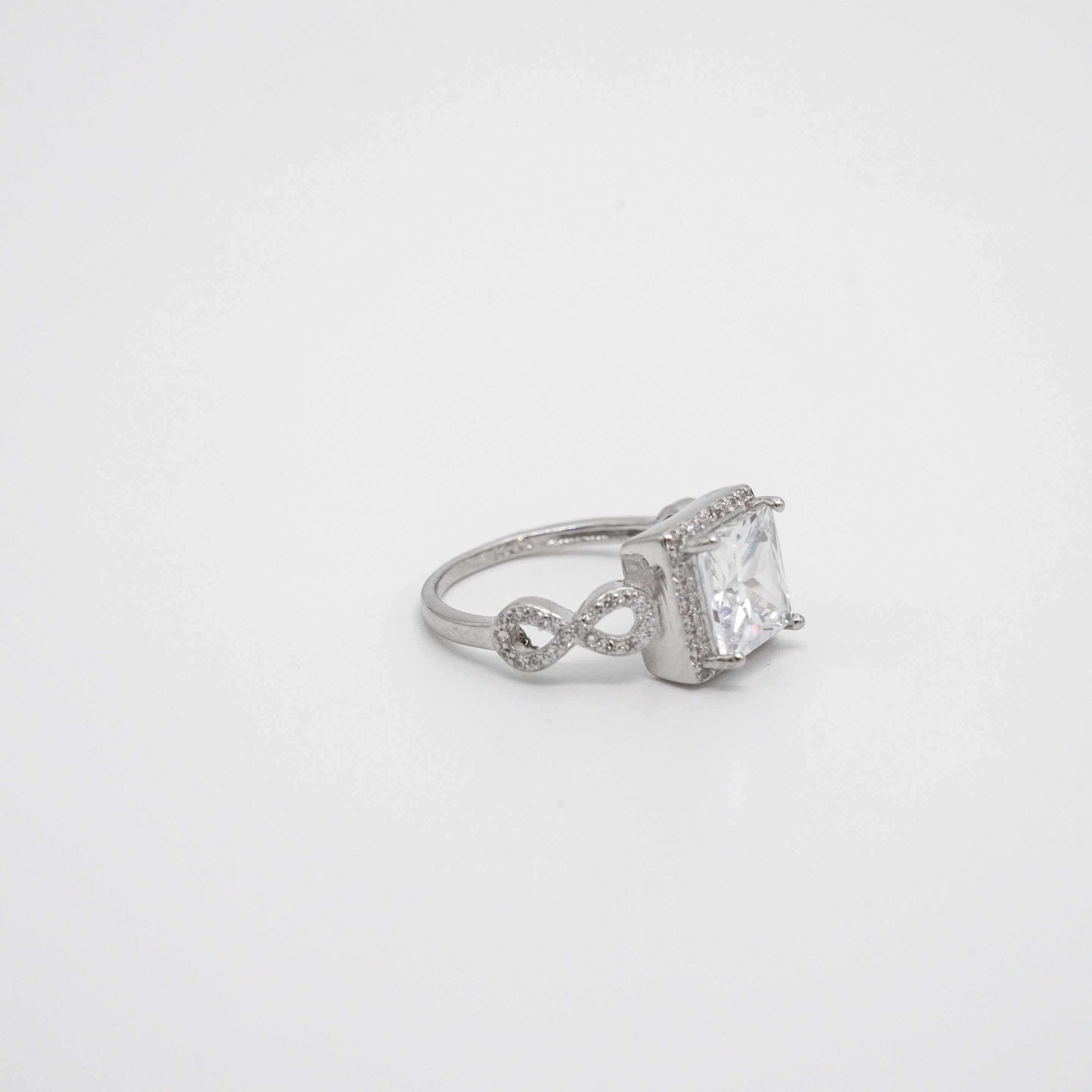 Arham Silver Palace - Silver Square Ring