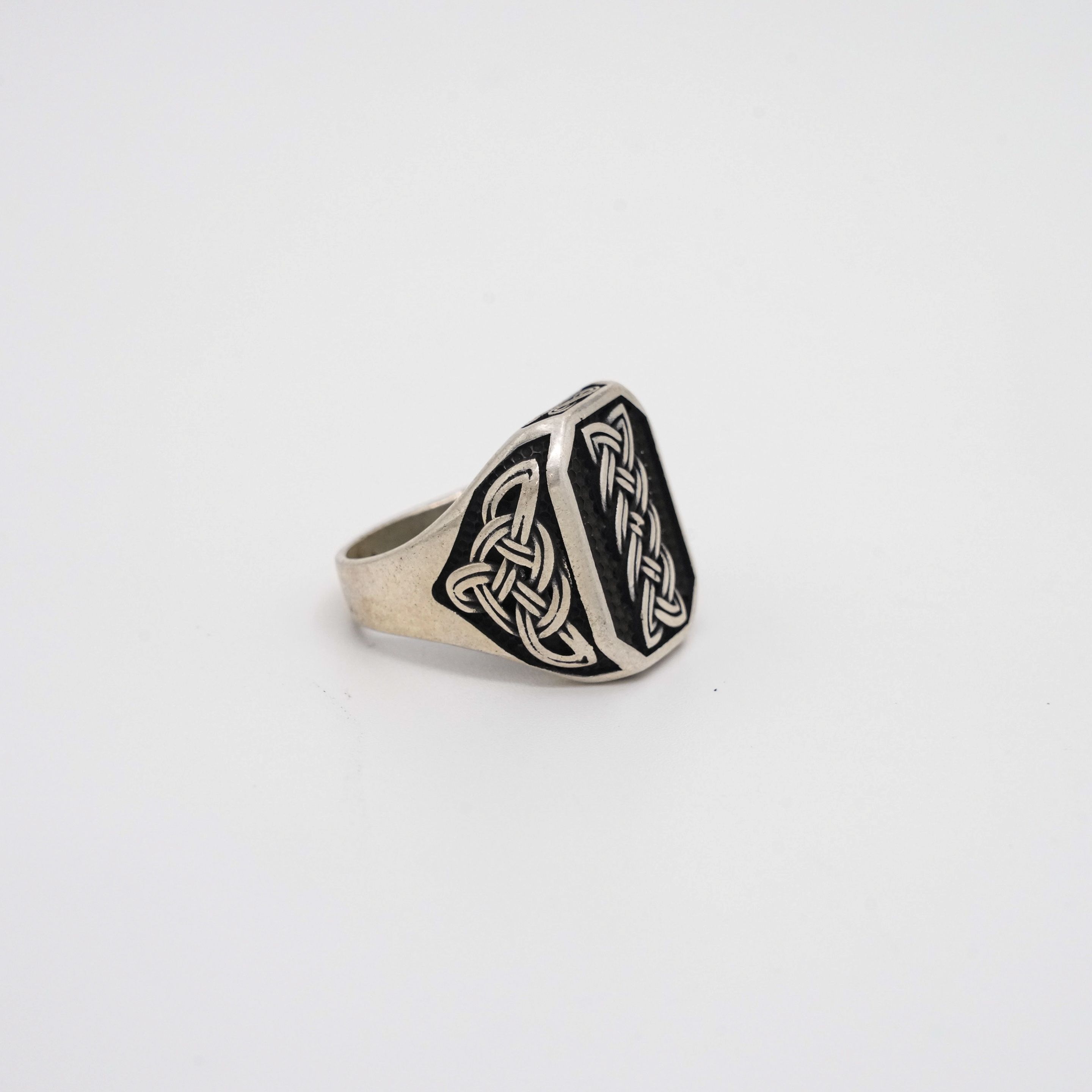 Arham Silver Palace - Silver Celtic Ring
