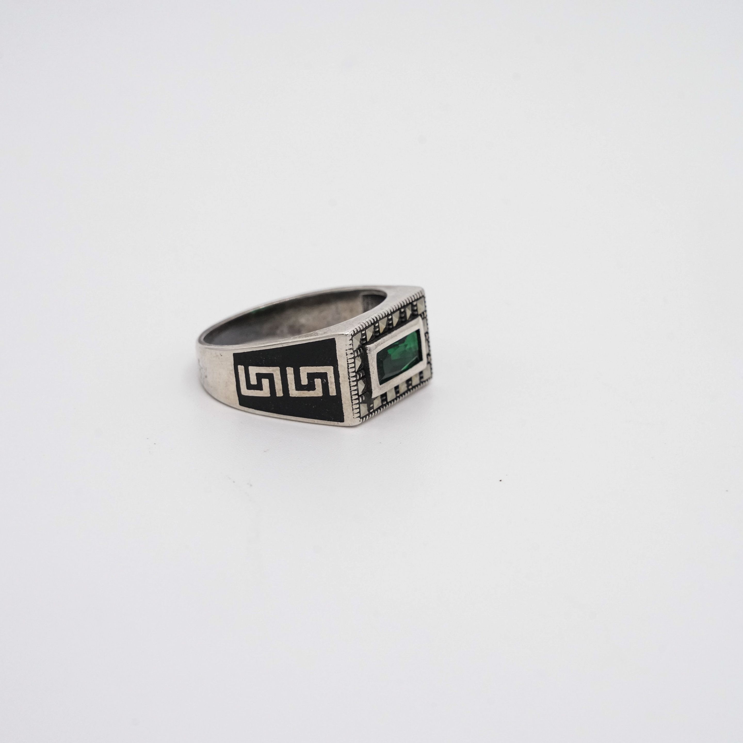 Arham Silver Palace - Silver Emerald Ring
