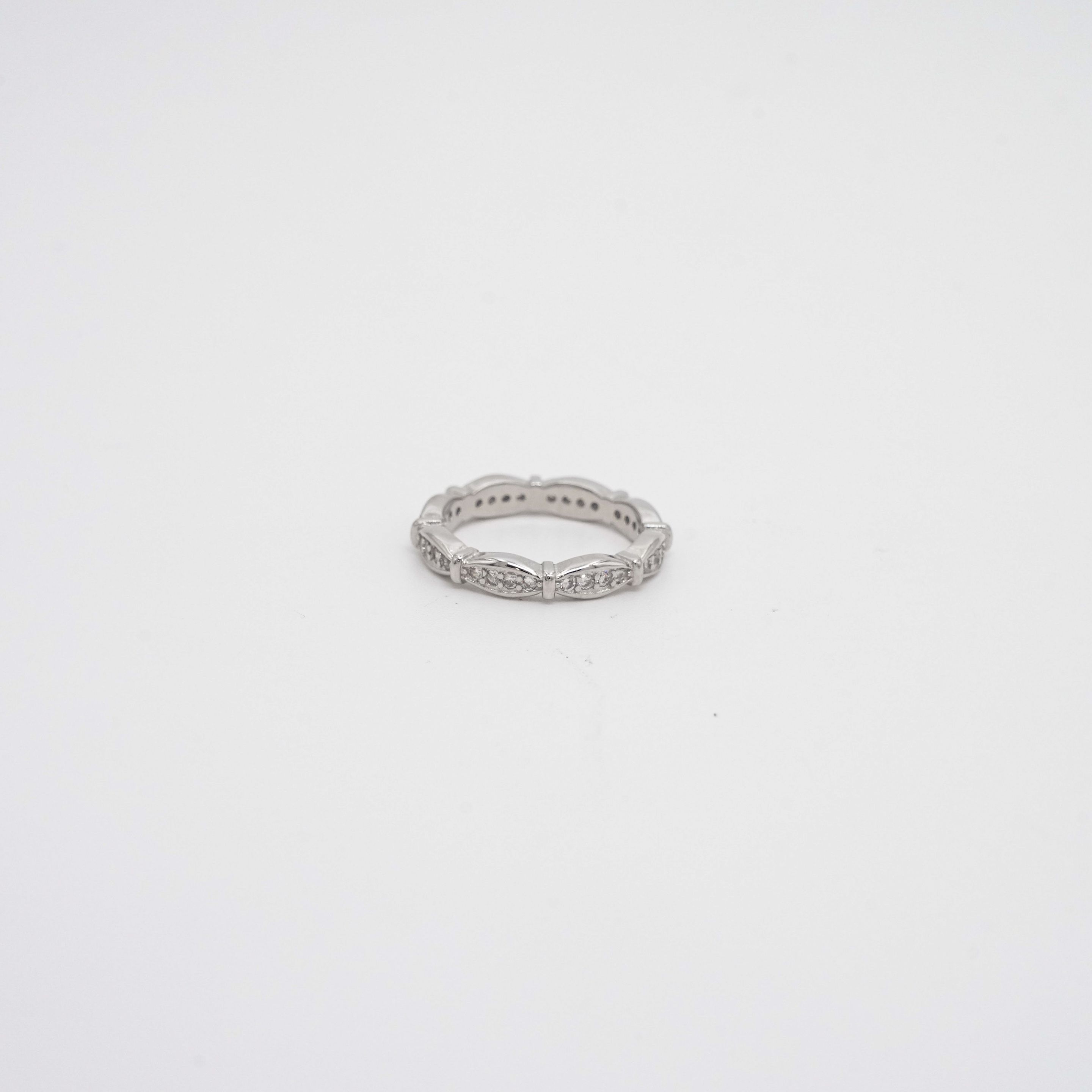 Arham Silver Palace - Silver Eternity Ring