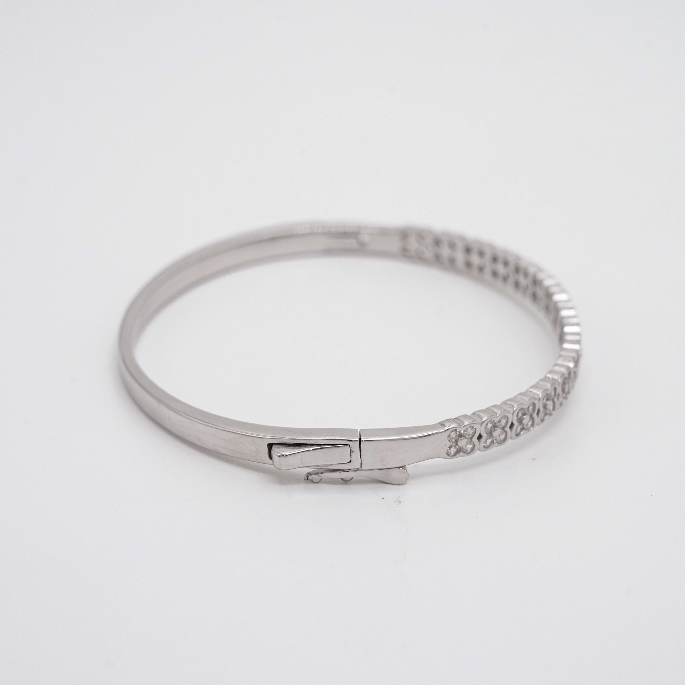 Arham Silver Palace - Silver Flower Bracelet